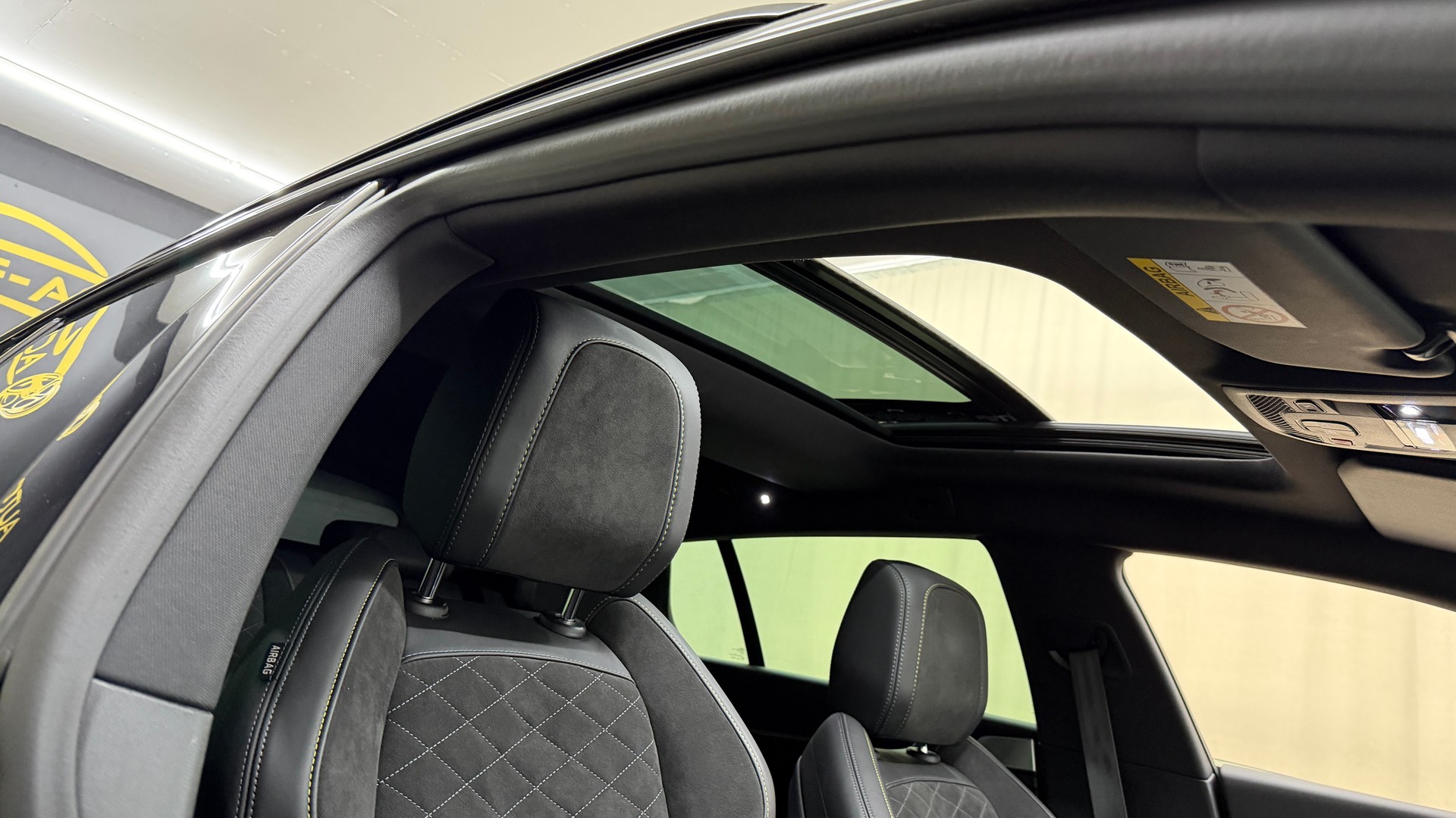 PEUGEOT 508 SW Hybrid4 360 e Sport Engineered-image-12