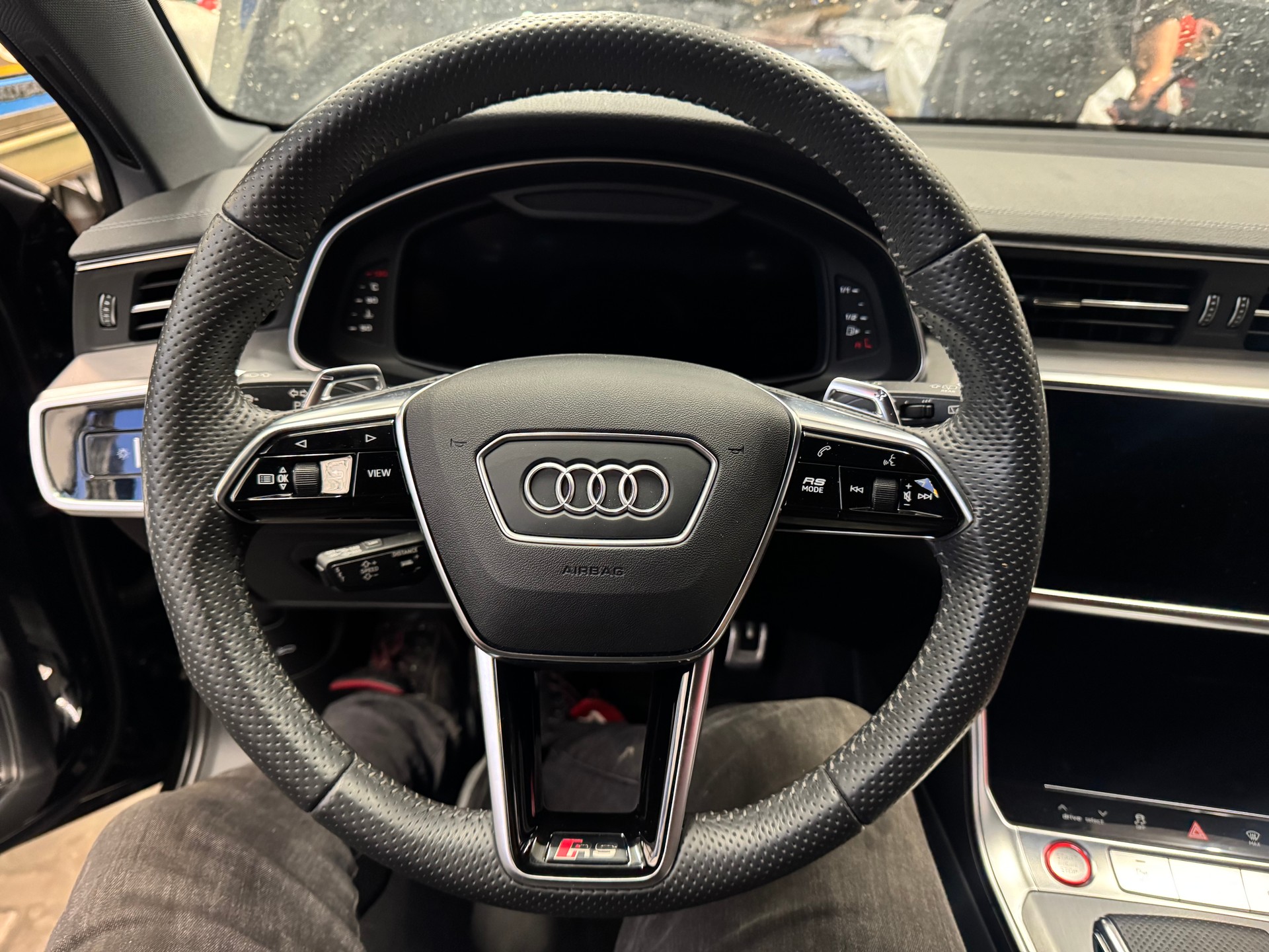 AUDI RS6 Avant 4.0 TFSI V8 quattro-image-2