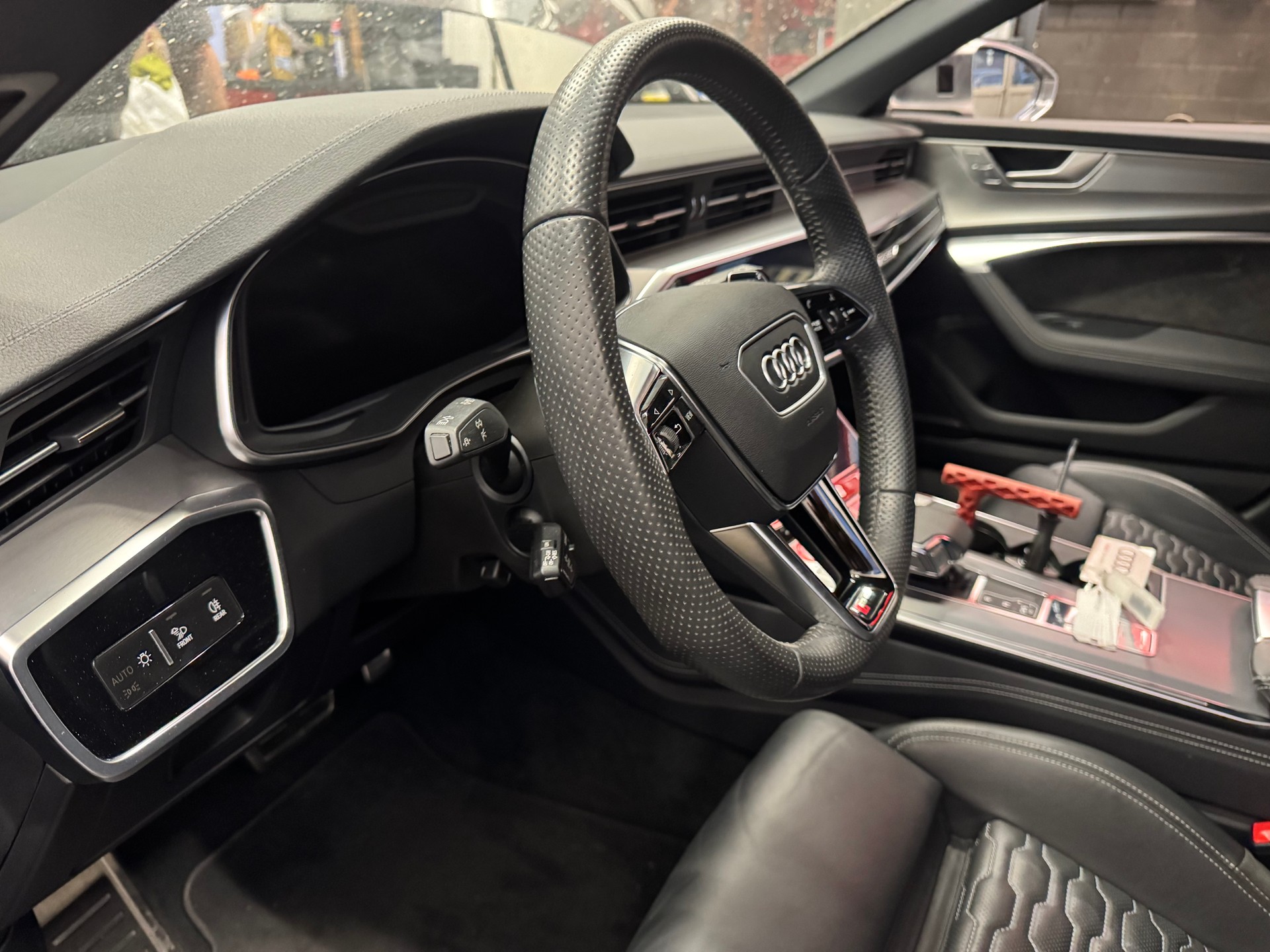AUDI RS6 Avant 4.0 TFSI V8 quattro-image-4