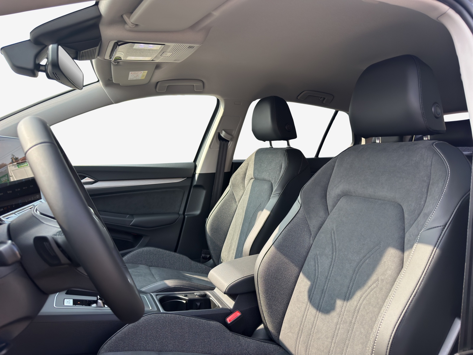 VW Golf 1.5 TSI PHEV Style-image-15