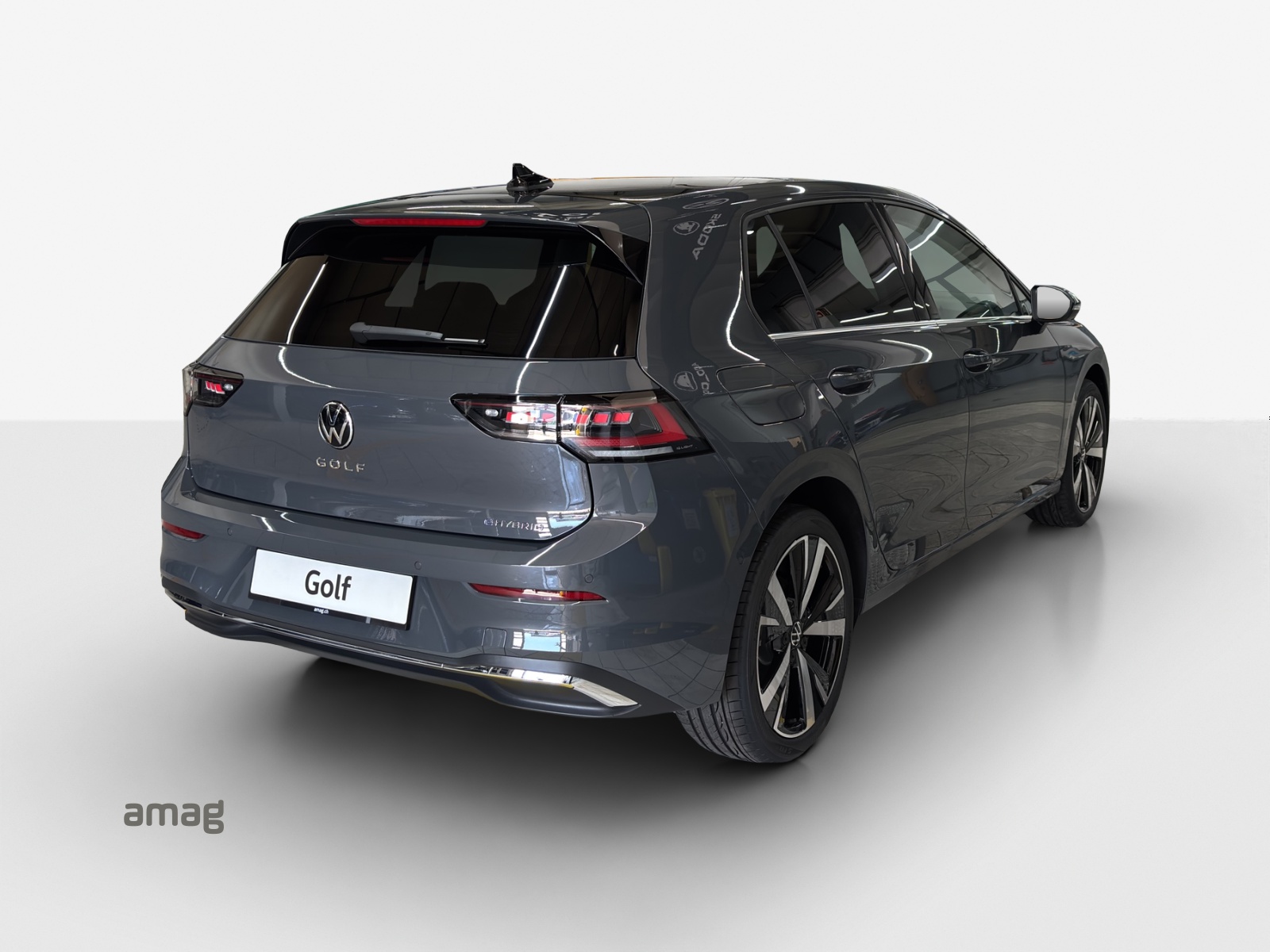 VW Golf 1.5 TSI PHEV Style-image-4