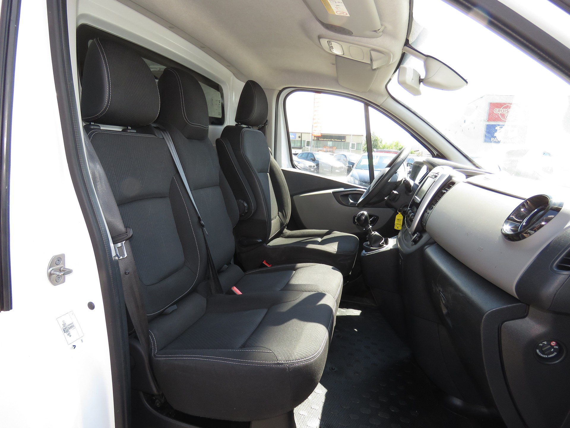 RENAULT Trafic 1.6 dCi 120 2.9t Acces L1H1-image-10