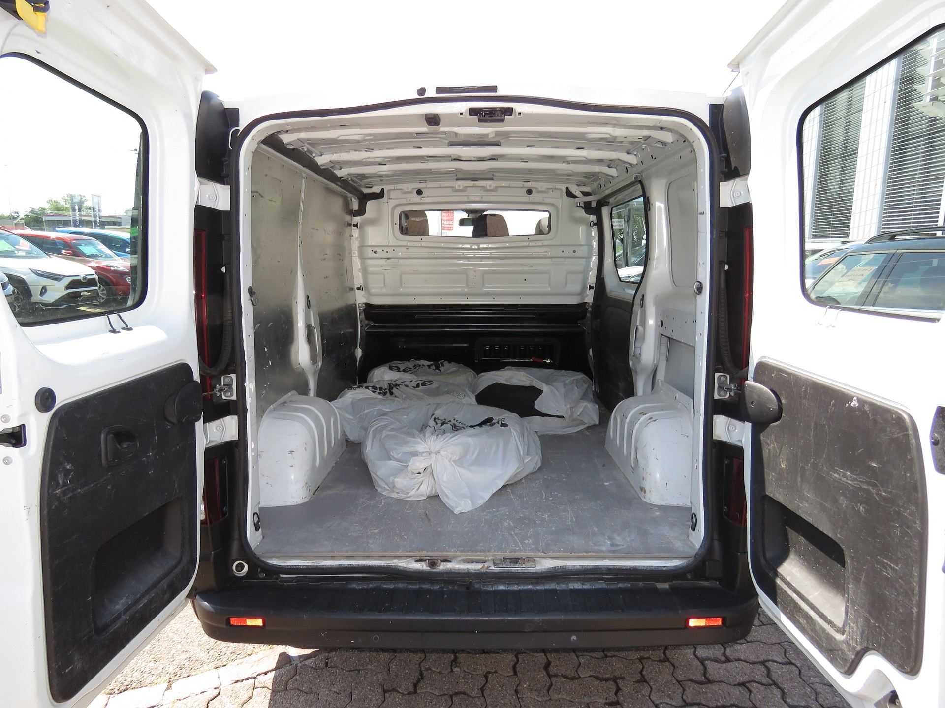 RENAULT Trafic 1.6 dCi 120 2.9t Acces L1H1-image-12
