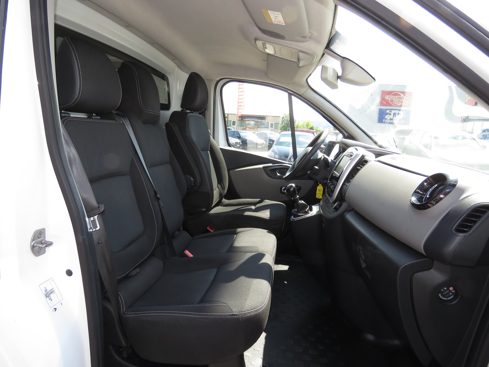 RENAULT Trafic 1.6 dCi 120 2.9t Acces L1H1-image-9