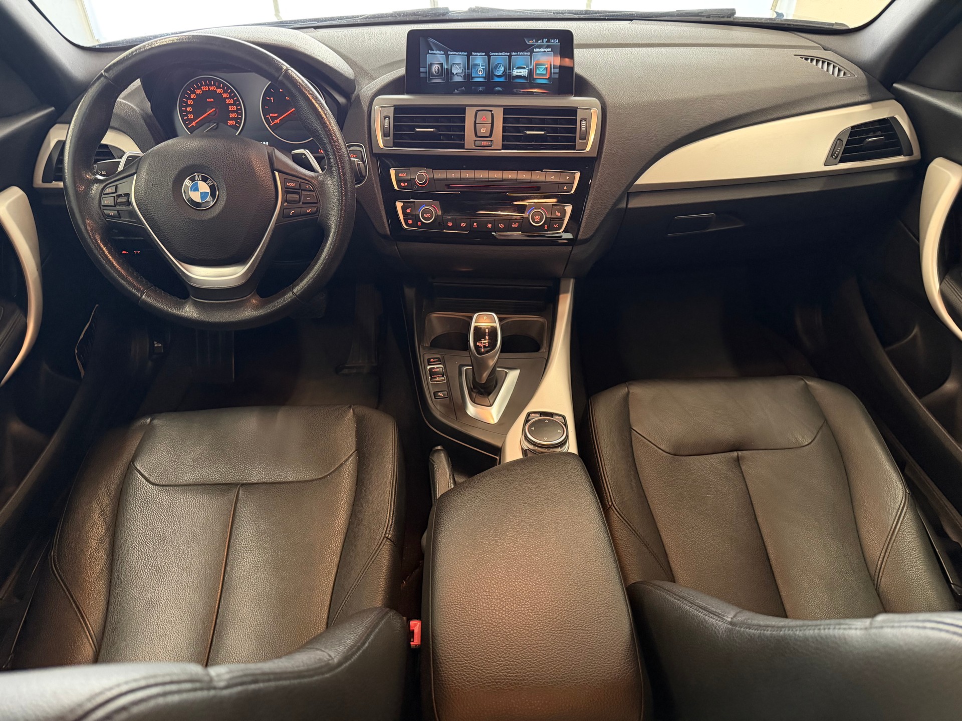 BMW 120d xDrive Sport Line Steptronic-image-23