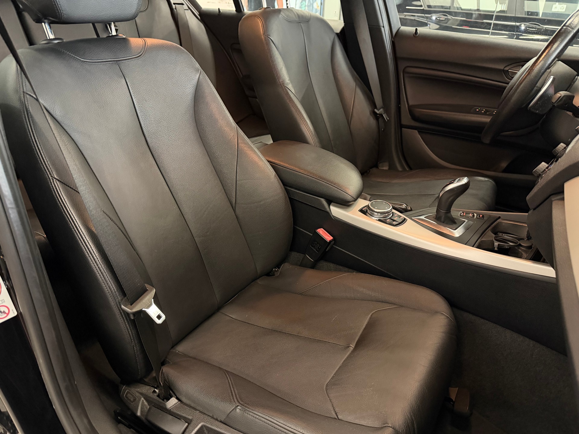 BMW 120d xDrive Sport Line Steptronic-image-28