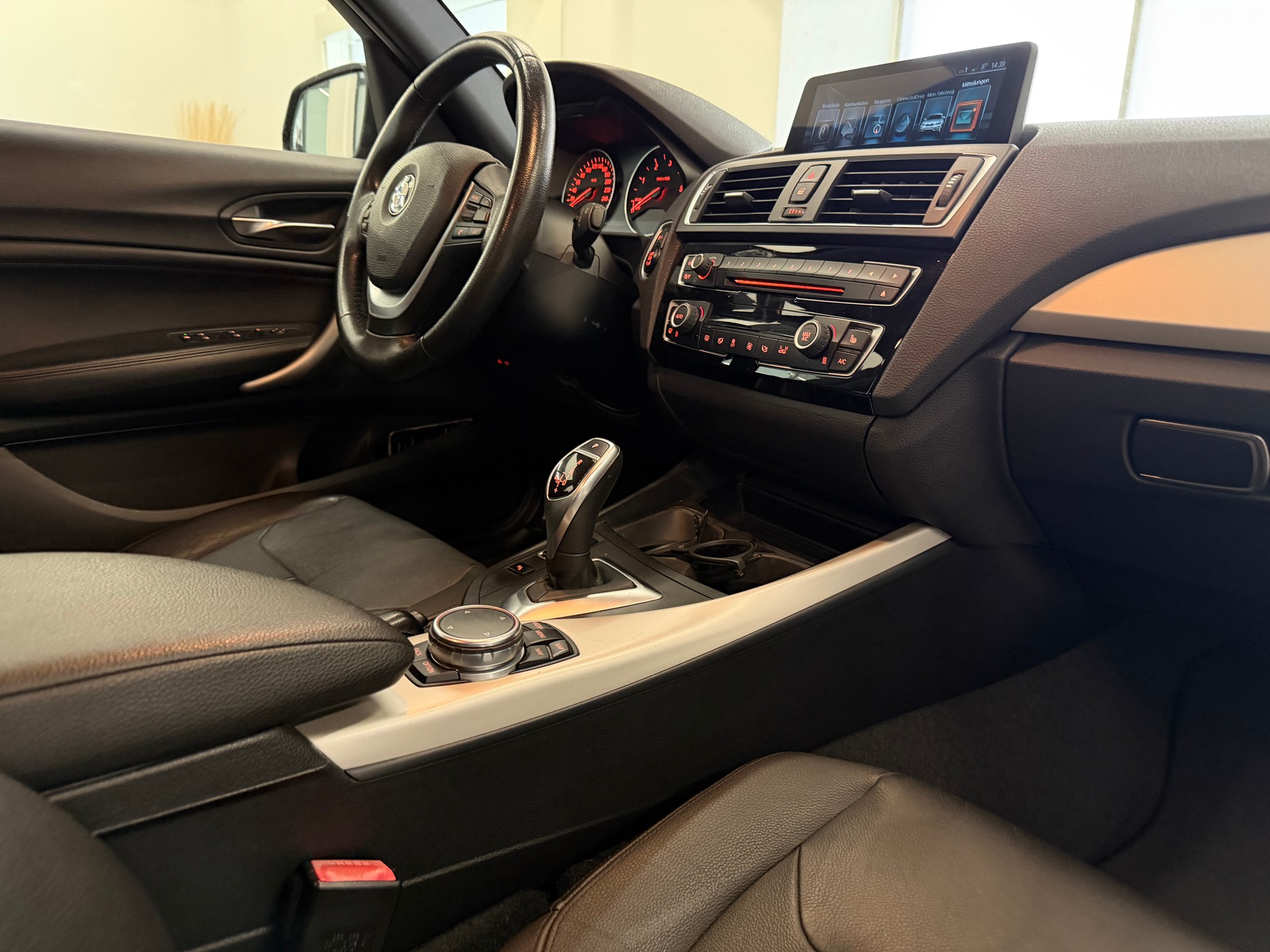 BMW 120d xDrive Sport Line Steptronic-image-27