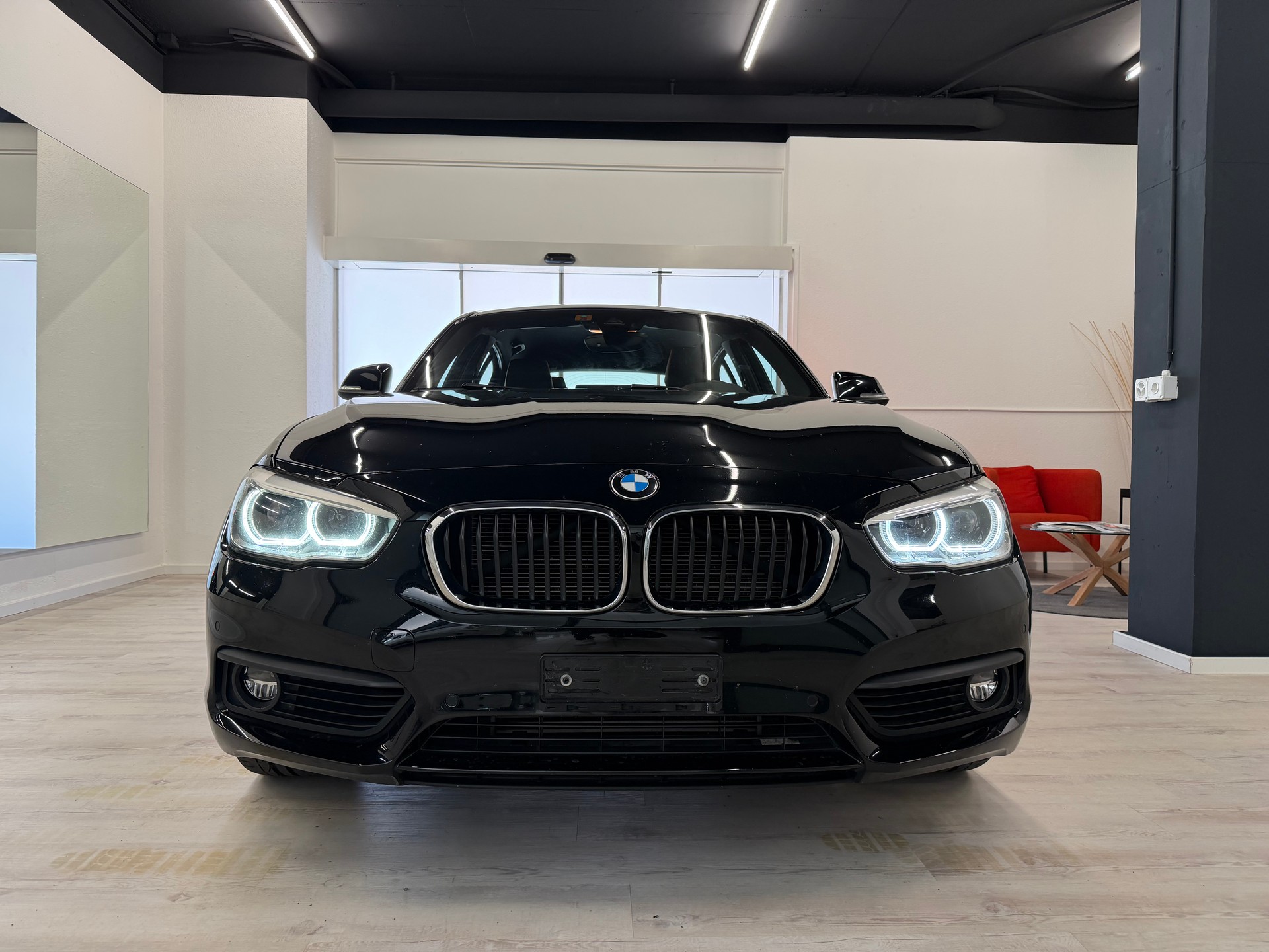 BMW 120d xDrive Sport Line Steptronic-image-5