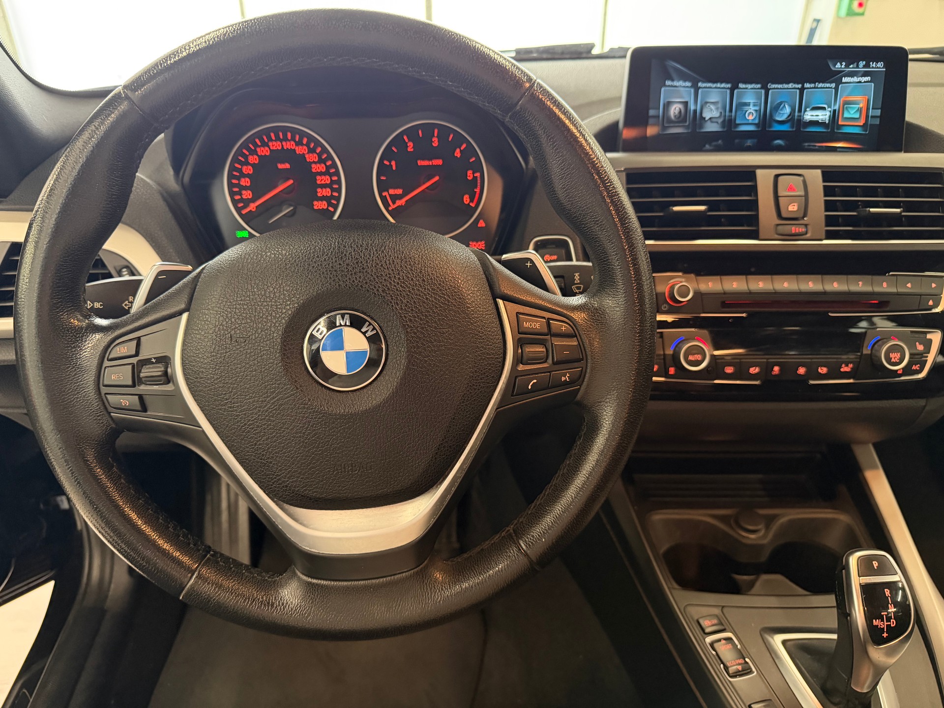 BMW 120d xDrive Sport Line Steptronic-image-25