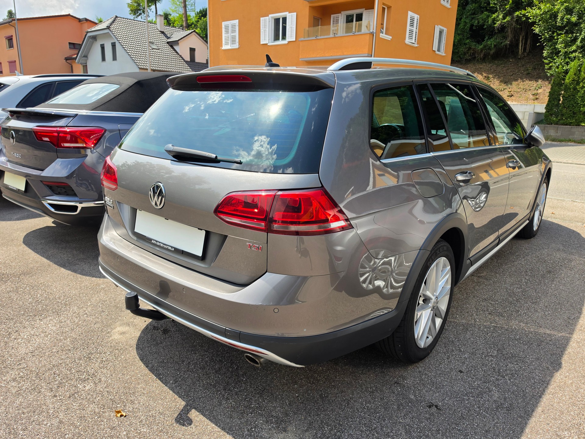 VW Golf 1.8 TSI Alltrack 4Motion-image-2