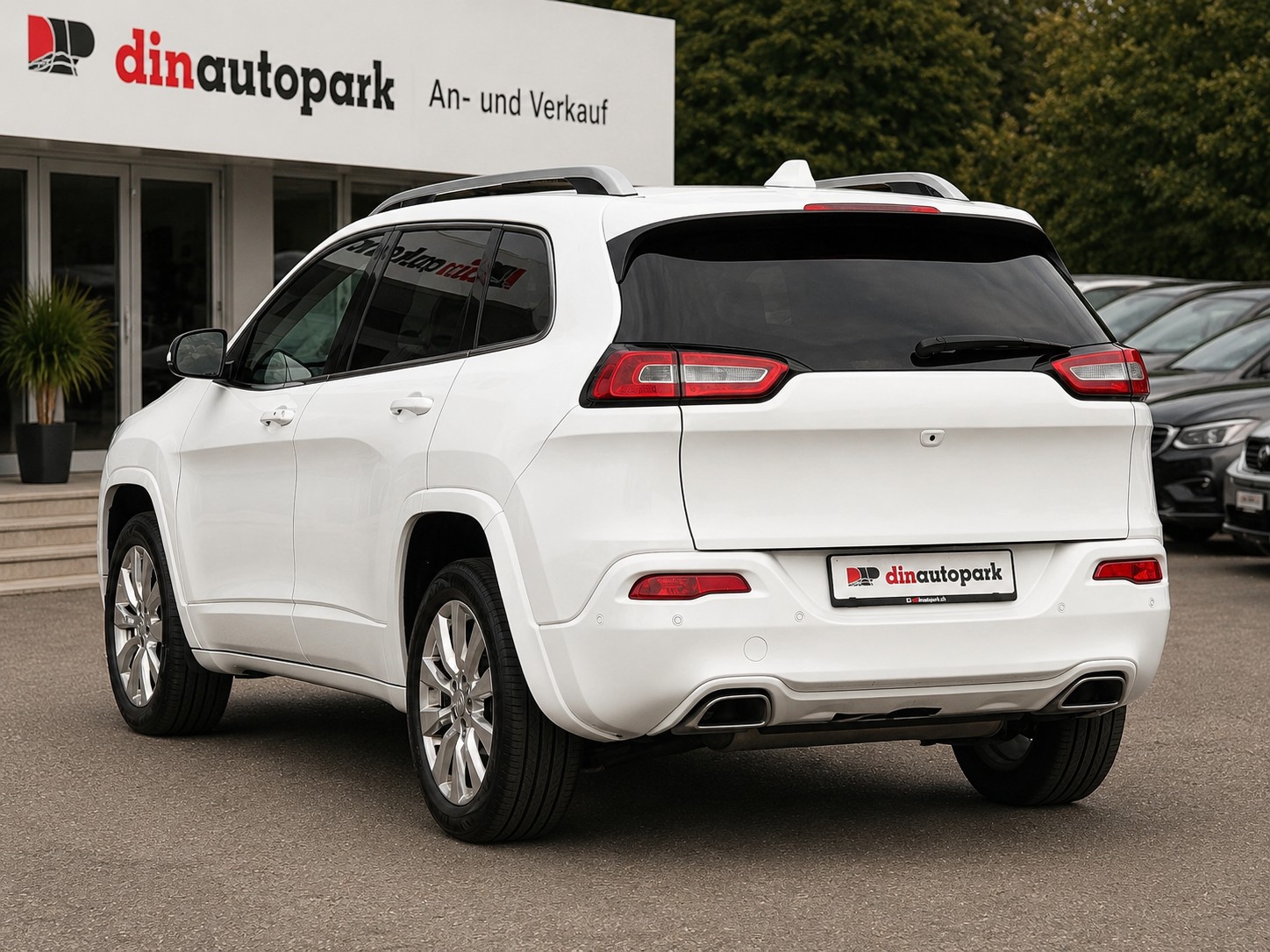 JEEP Cherokee 2.2TD Overland AWD 9ATX AD * Frisch ab MFK * Anhängerkupplung *-image-6