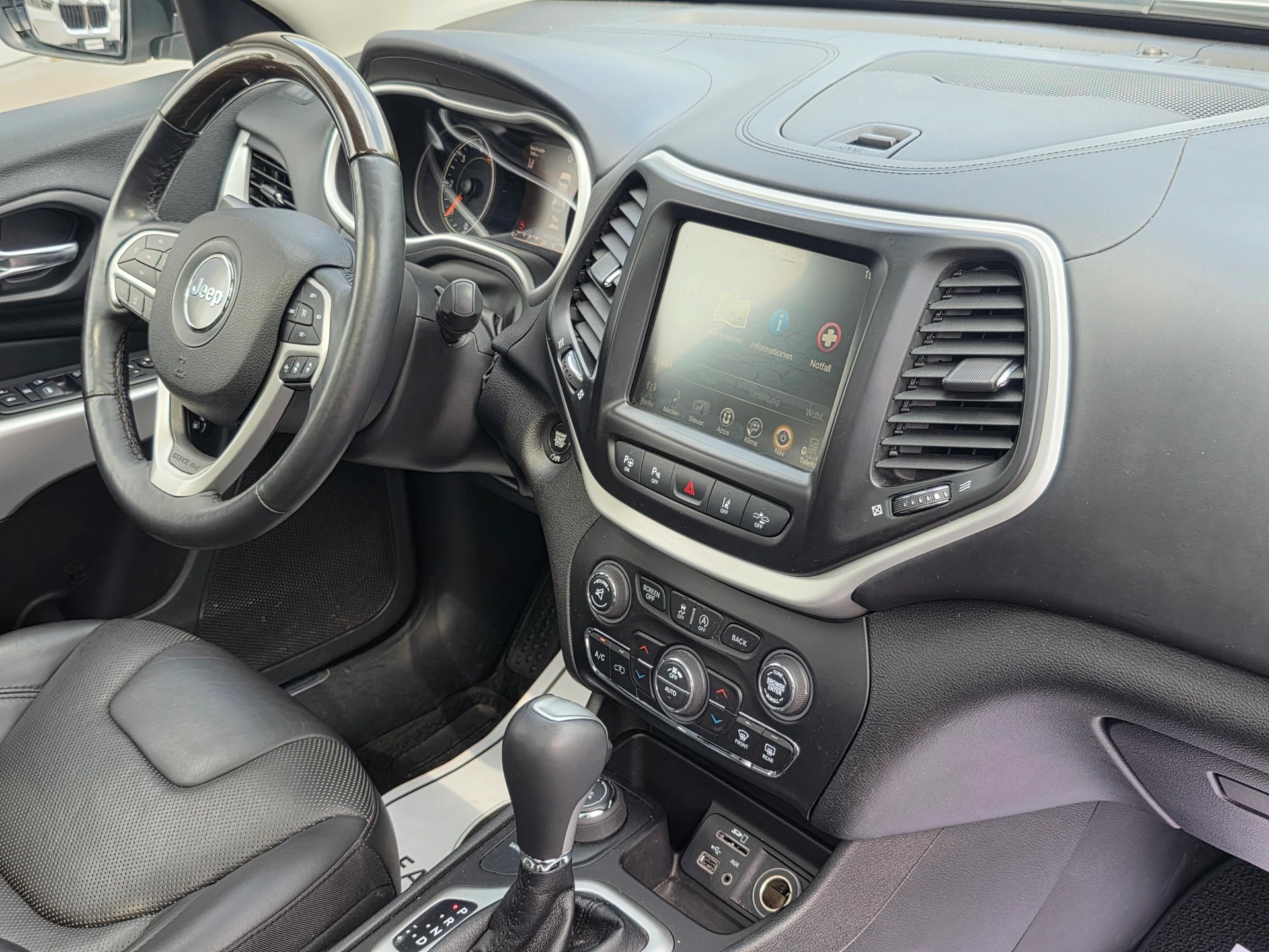JEEP Cherokee 2.2TD Overland AWD 9ATX AD * Frisch ab MFK * Anhängerkupplung *-image-24