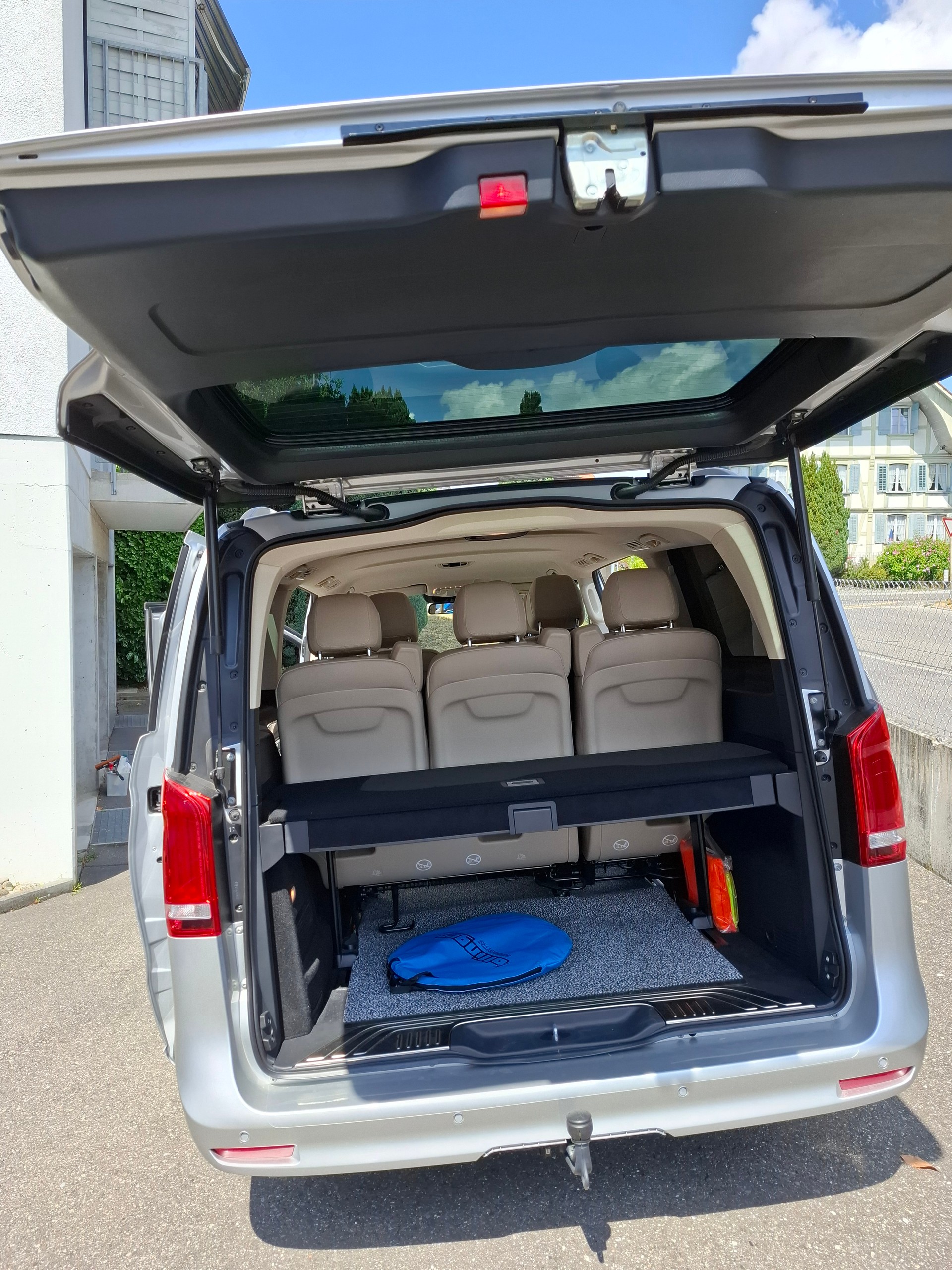 MERCEDES-BENZ V 300 d Avantgarde lang-image-2