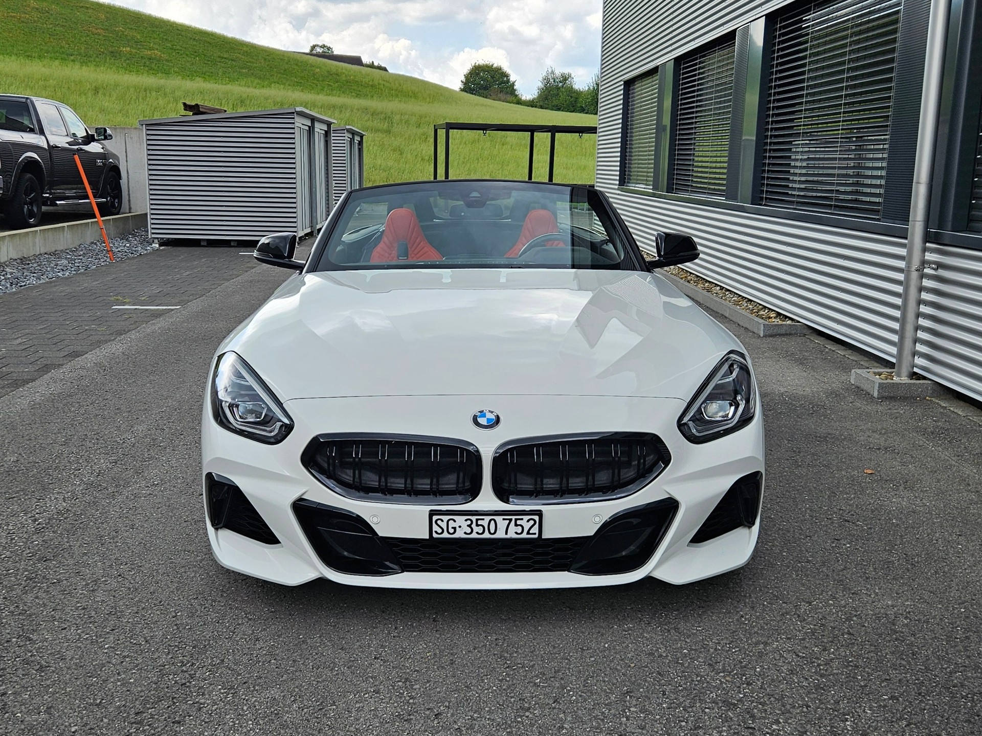 BMW M40i-image-2