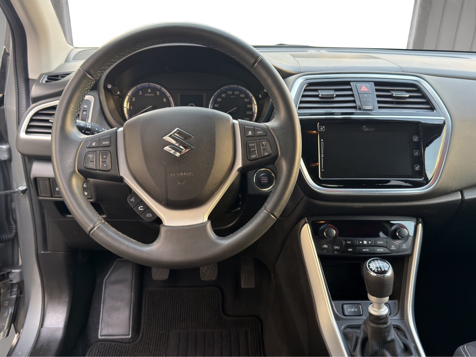 SUZUKI SX4 S-Cross 1.4 16V Compact Top Hybrid 4WD-image-11