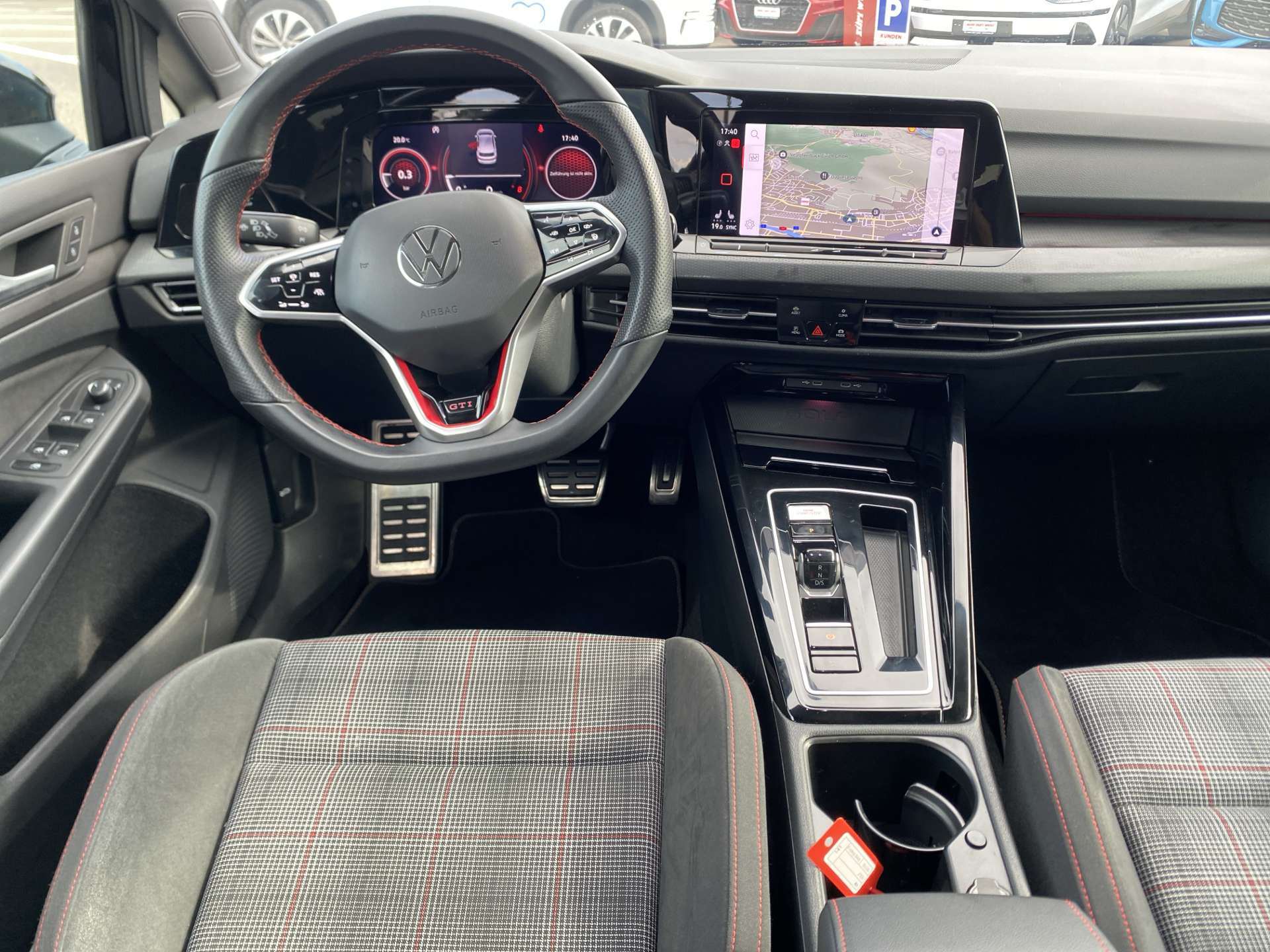VW Golf 2.0 TSi GTi DSG-Automat 245PS-showroom-element-2