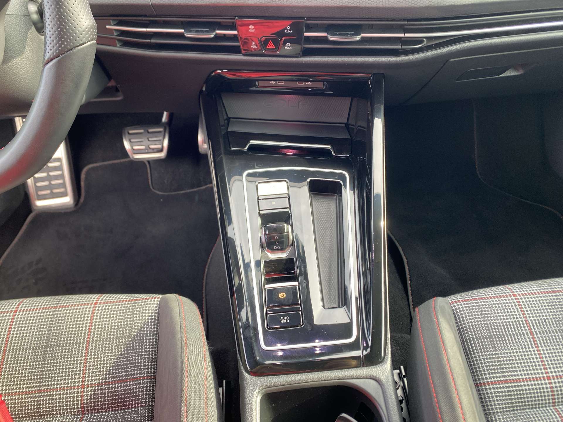 VW Golf 2.0 TSi GTi DSG-Automat 245PS-image-9
