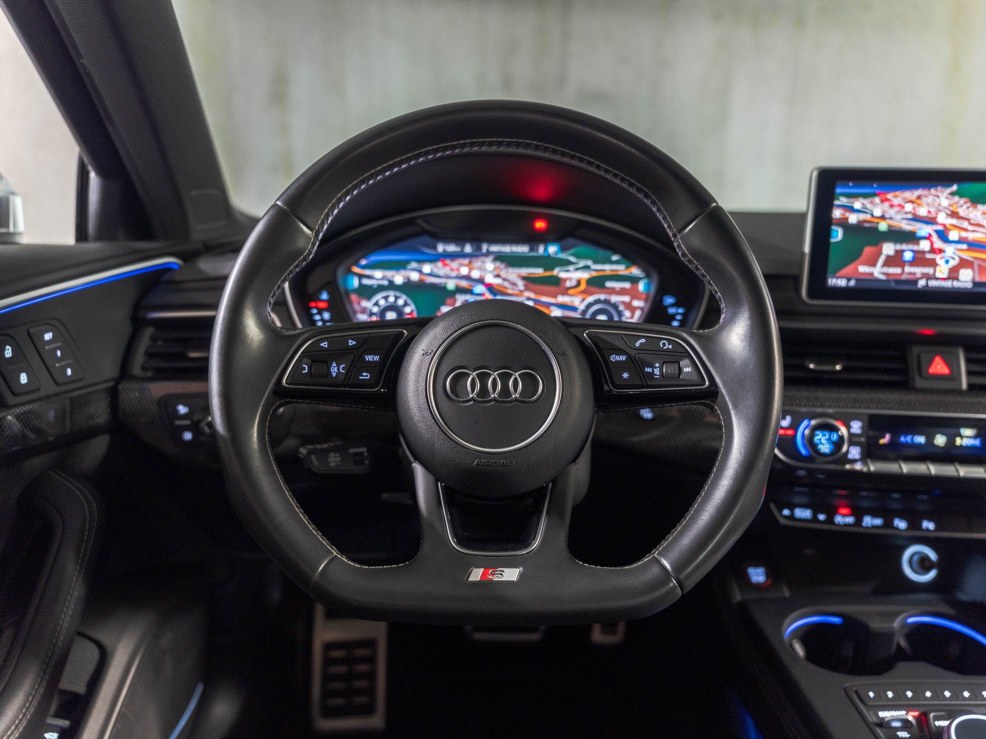 AUDI S4 Avant 3.0 TFSI quattro tiptronic AUDI EXCLUSIVE-image-14