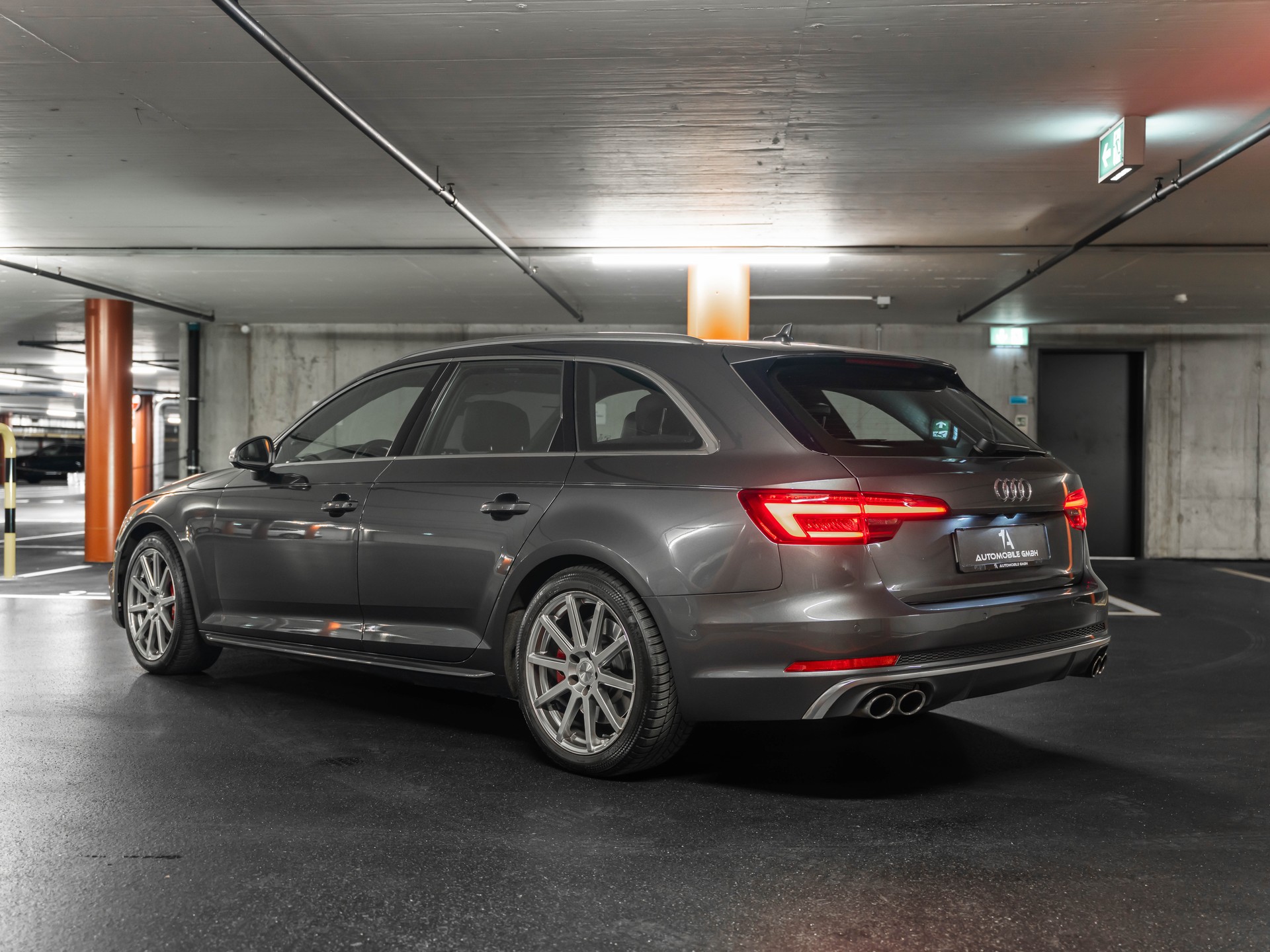 AUDI S4 Avant 3.0 TFSI quattro tiptronic AUDI EXCLUSIVE-image-6