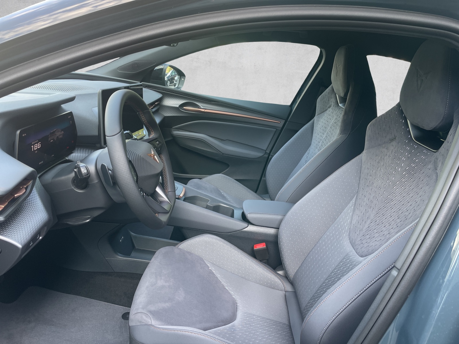 CUPRA Raval 52 kWh Dynamic Launch Edition-image-8