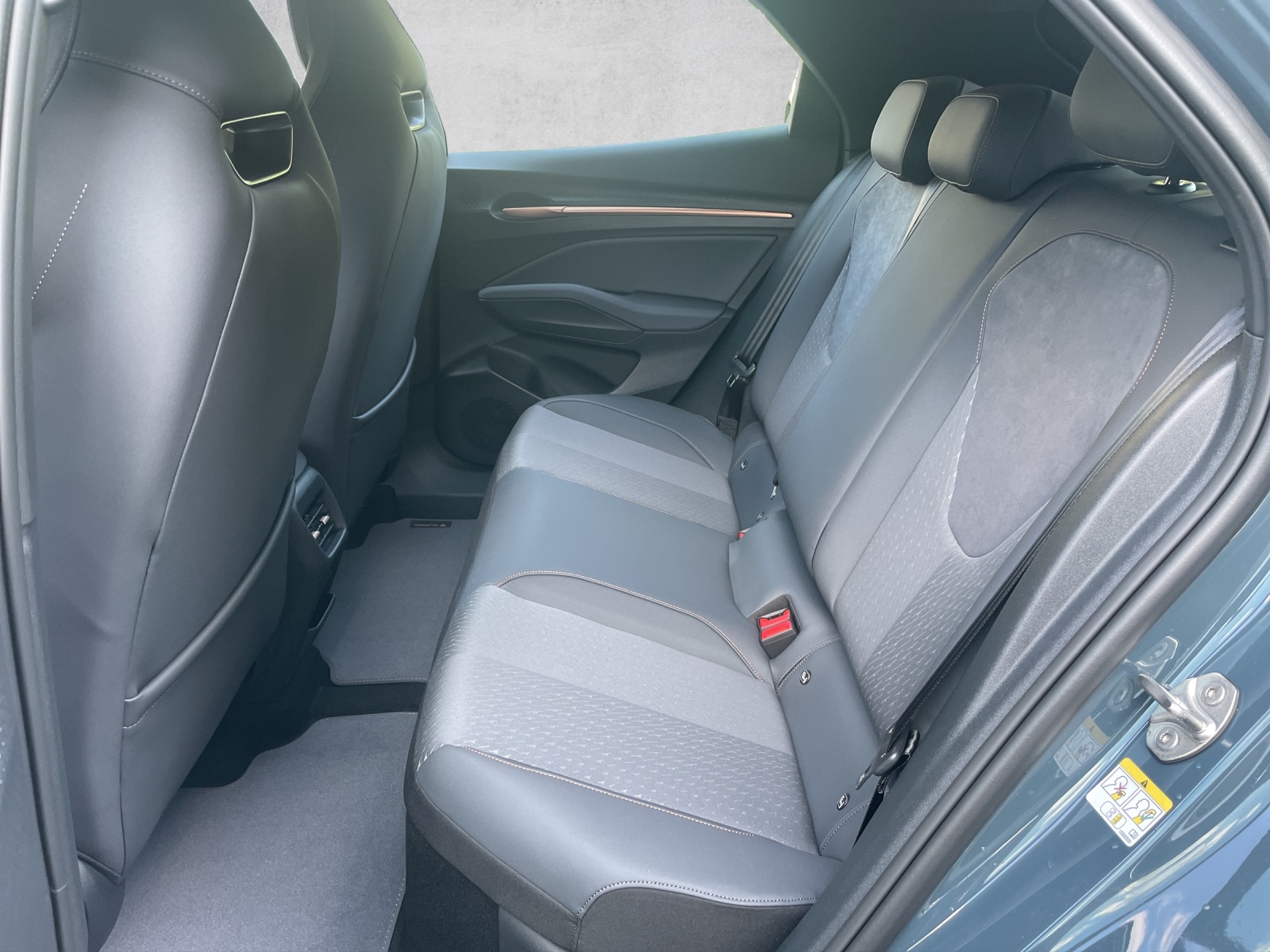 CUPRA Raval 52 kWh Dynamic Launch Edition-image-9