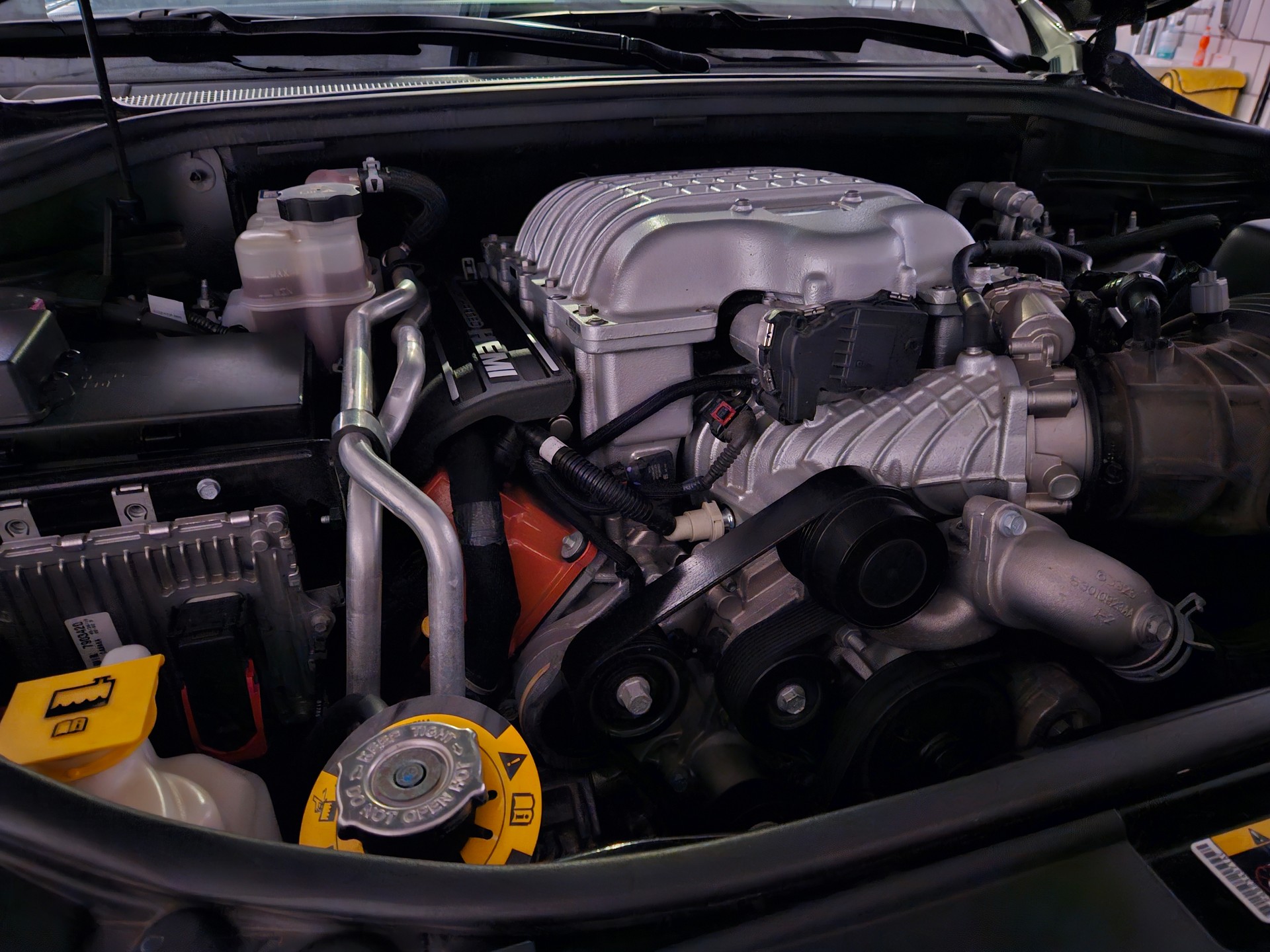 JEEP 6.2 V8 HEMI Trackhawk-image-8
