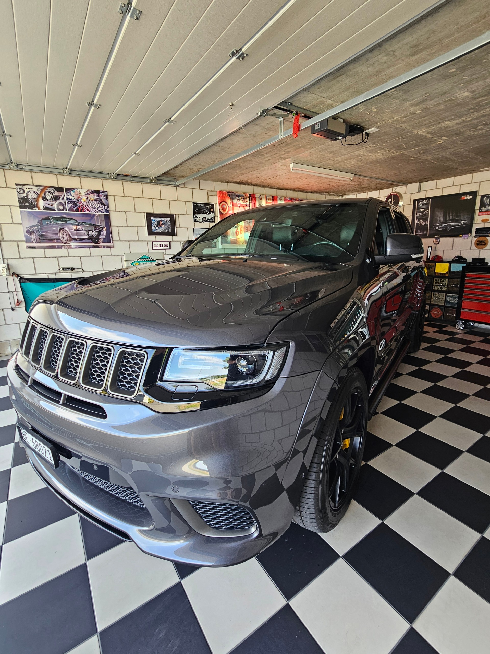 JEEP 6.2 V8 HEMI Trackhawk-image-2