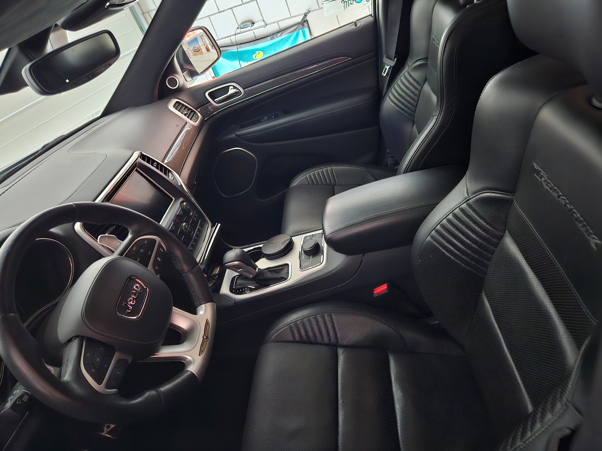 JEEP 6.2 V8 HEMI Trackhawk-image-4