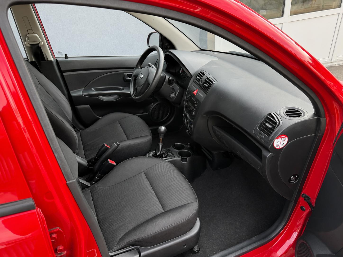 KIA Picanto 1.1 Classic-image-12
