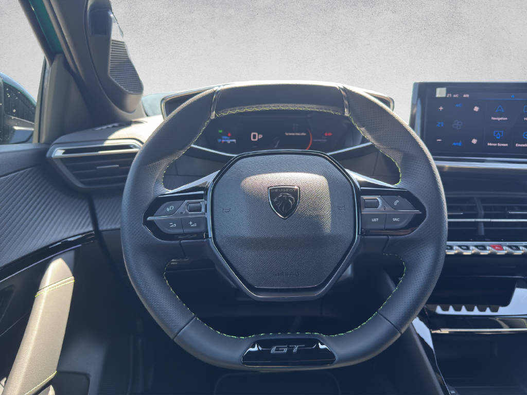 PEUGEOT 208 1.2 Hybrid 145 GT Exclusive-image-11
