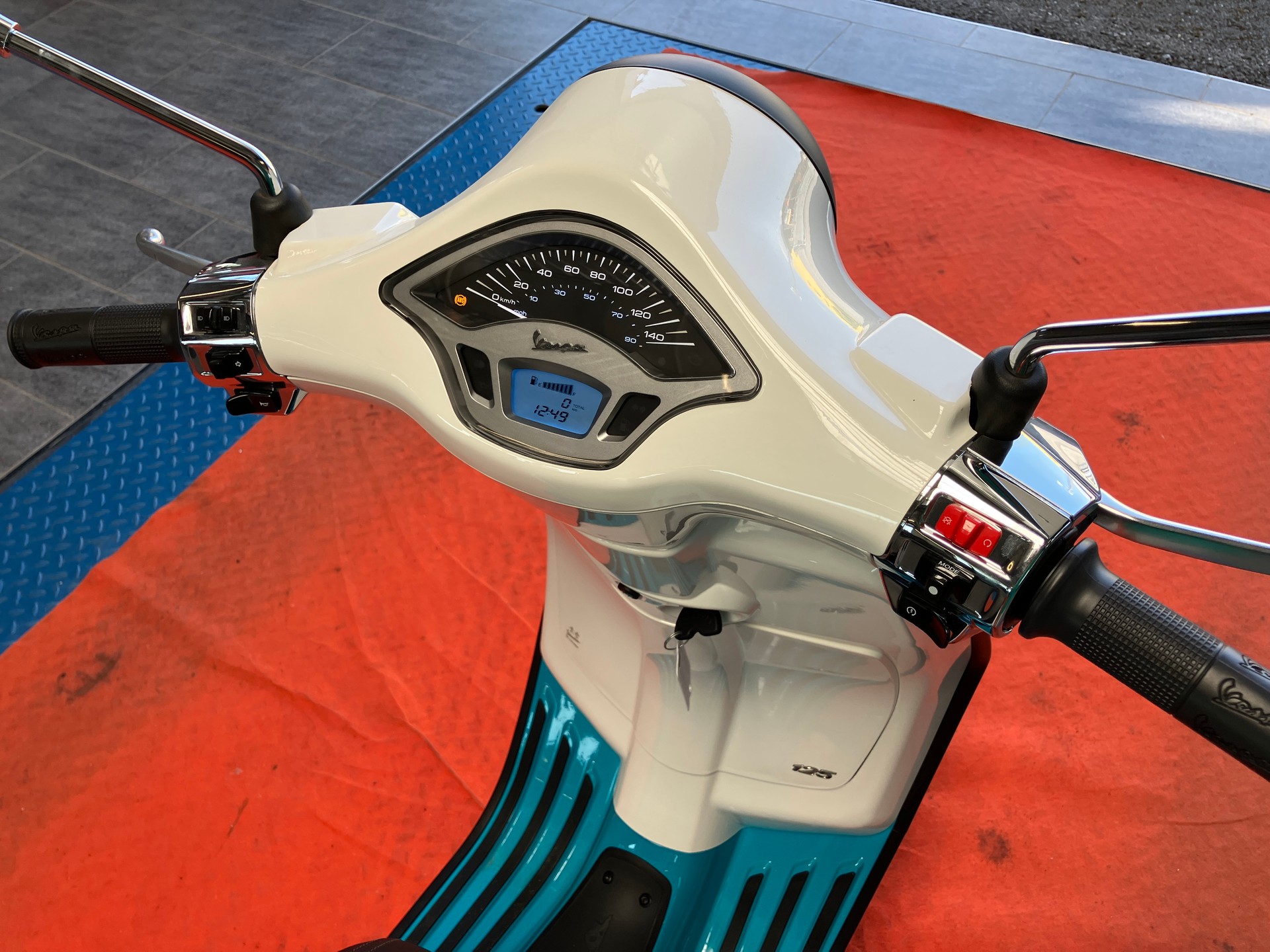 PIAGGIO Vespa Primavera 125 ABS Color vibe-image-5