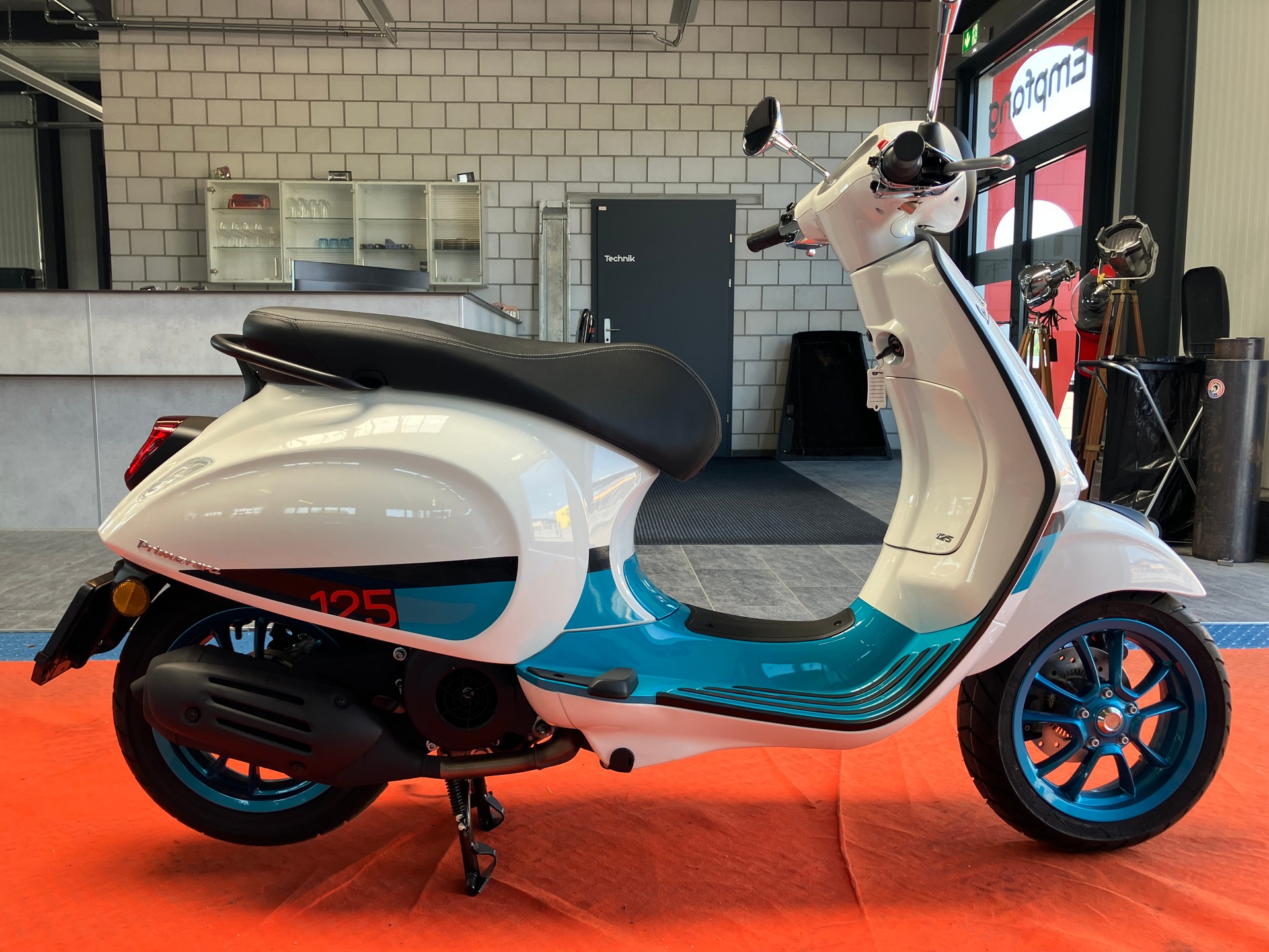PIAGGIO Vespa Primavera 125 ABS Color vibe-image-3