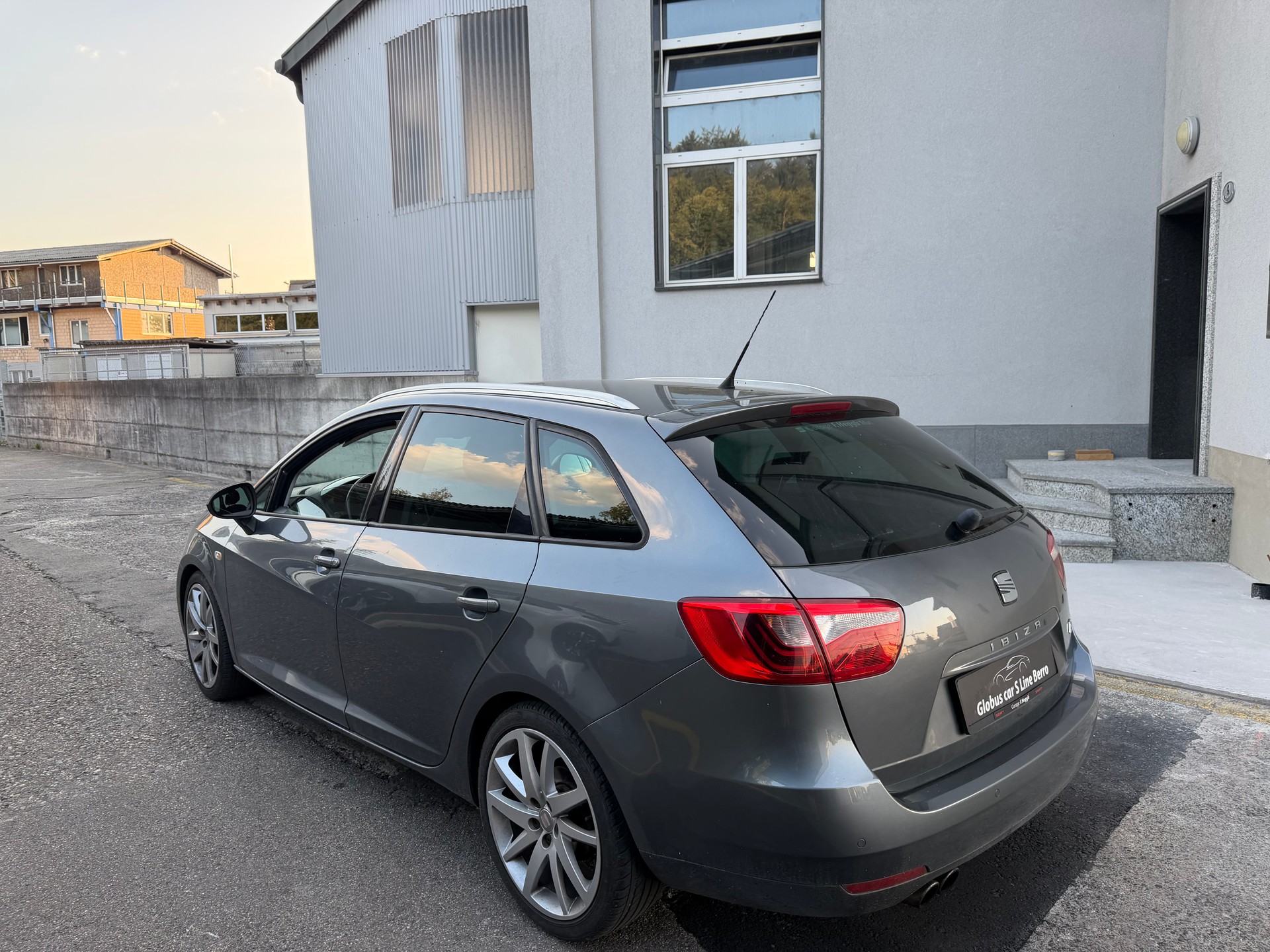 SEAT Ibiza ST 1.4 TSI FR DSG-image-6
