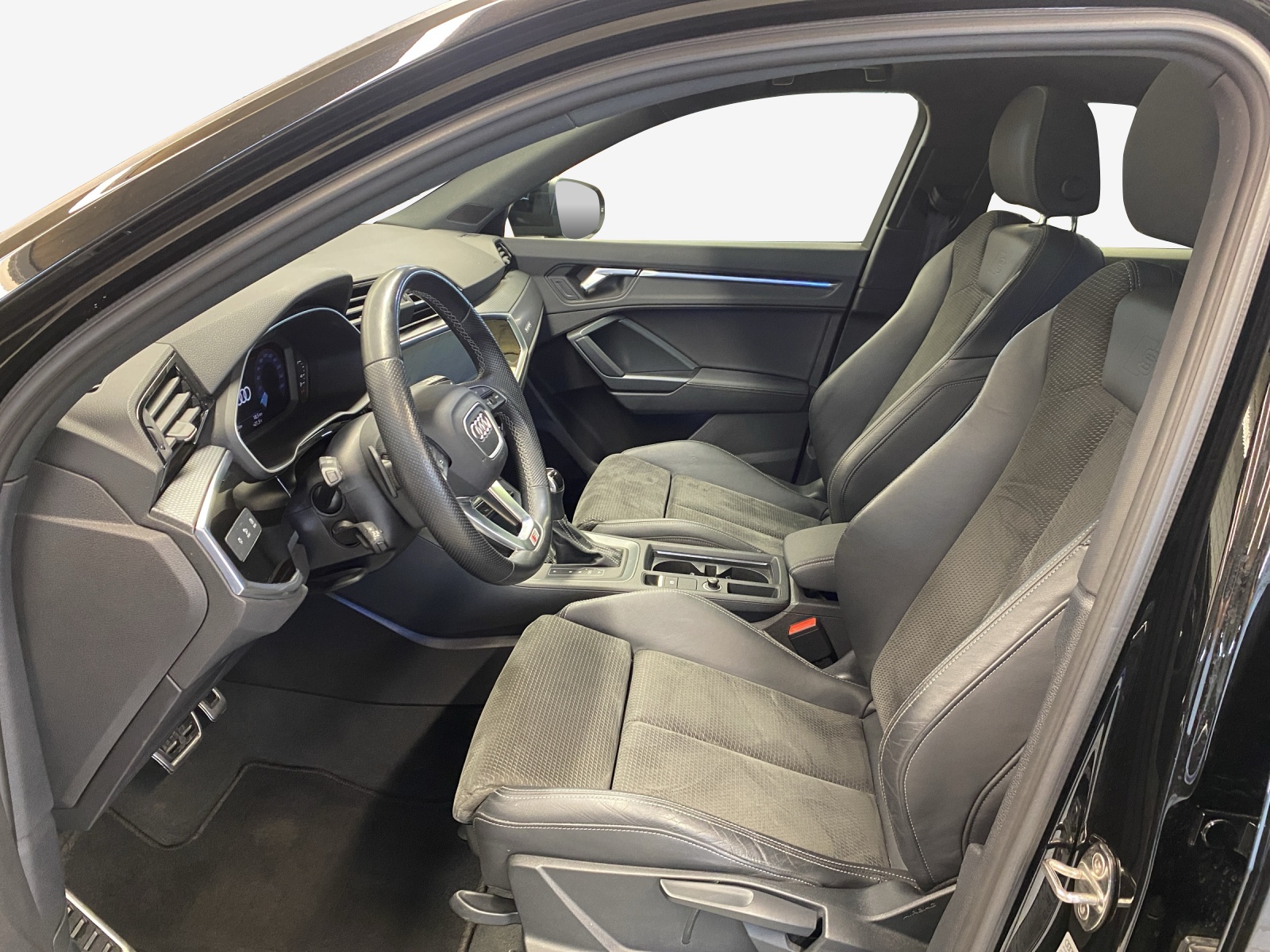AUDI Q3 Sportback 40 TDI Attraction quattro S-tronic-image-7