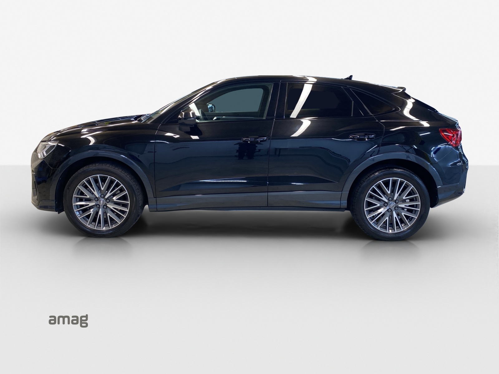 AUDI Q3 Sportback 40 TDI Attraction quattro S-tronic-image-1