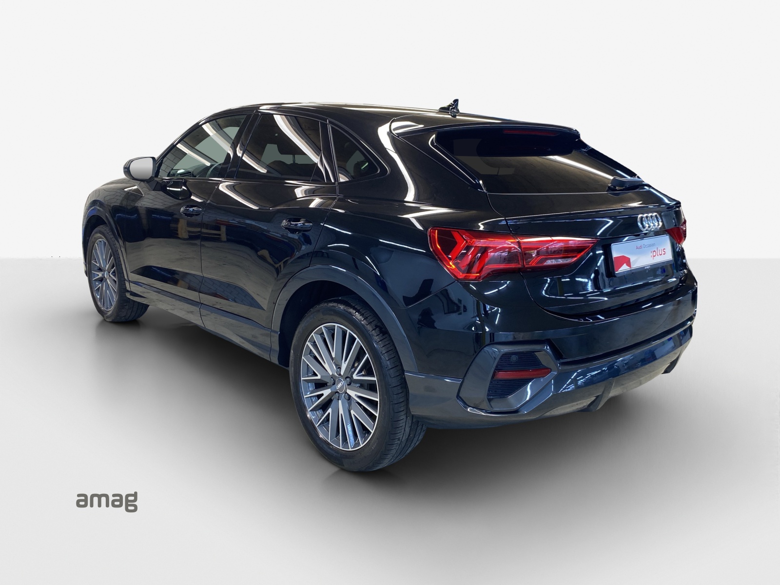 AUDI Q3 Sportback 40 TDI Attraction quattro S-tronic-image-2