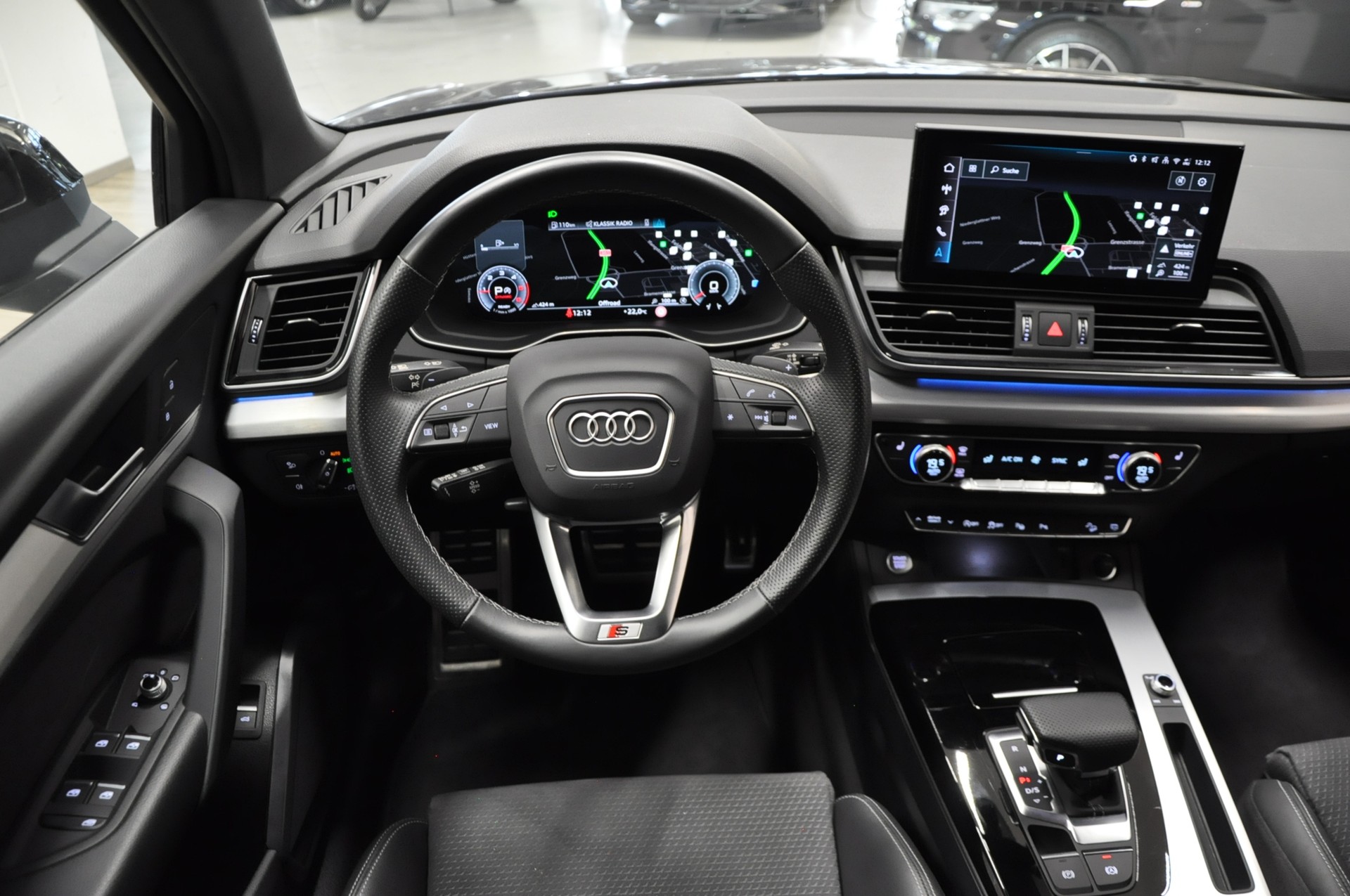 AUDI Q5 Sportback 40 TDI Blackedition quattro S-tronic-image-18