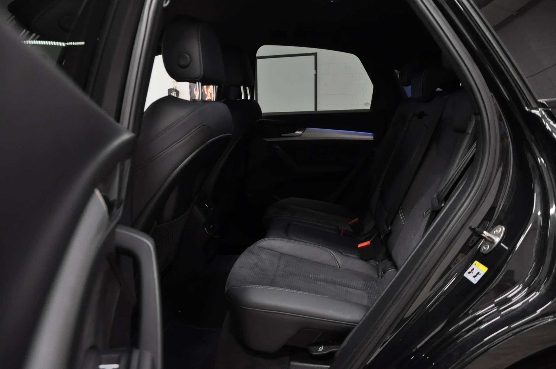 AUDI Q5 Sportback 40 TDI Blackedition quattro S-tronic-image-16