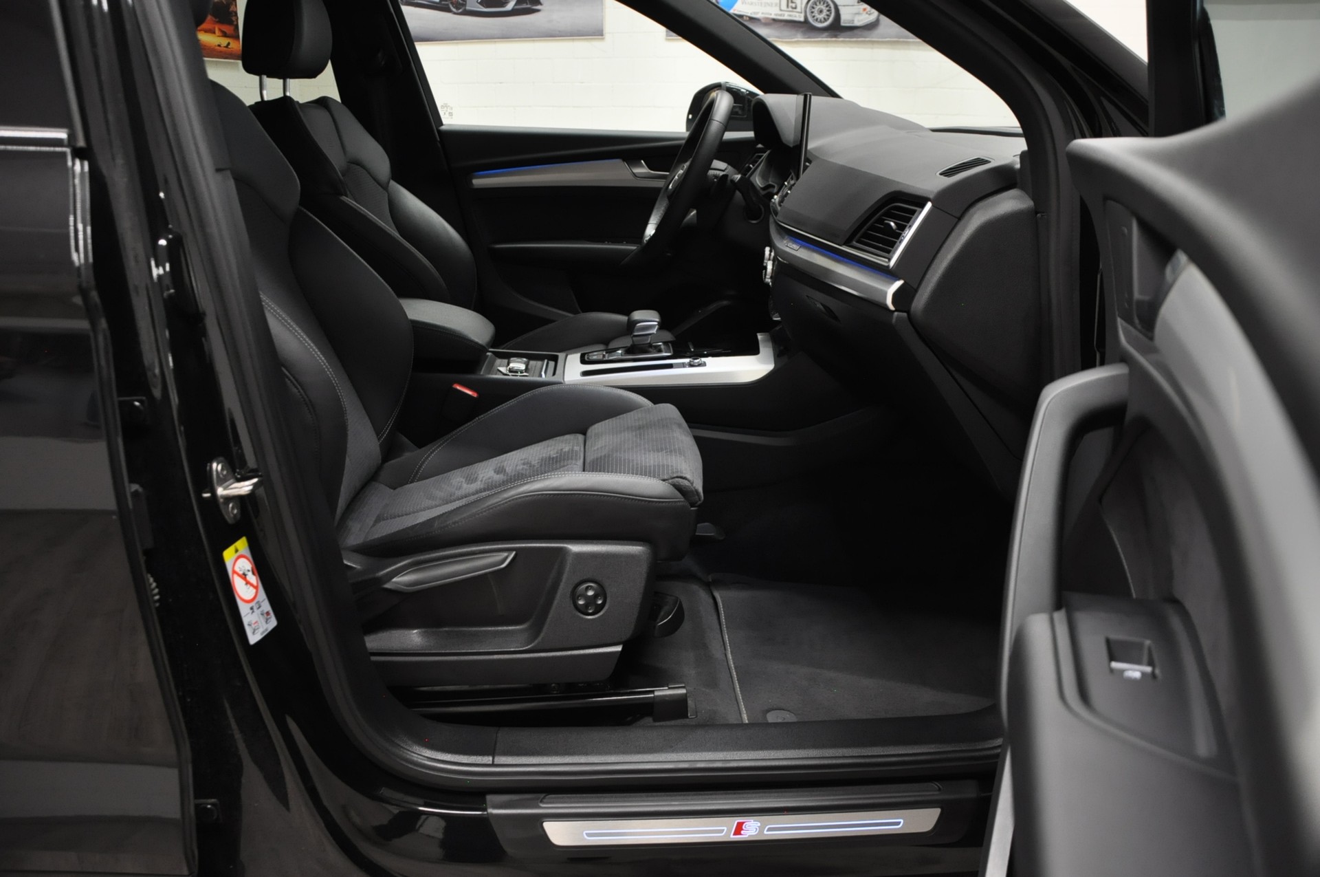 AUDI Q5 Sportback 40 TDI Blackedition quattro S-tronic-image-13