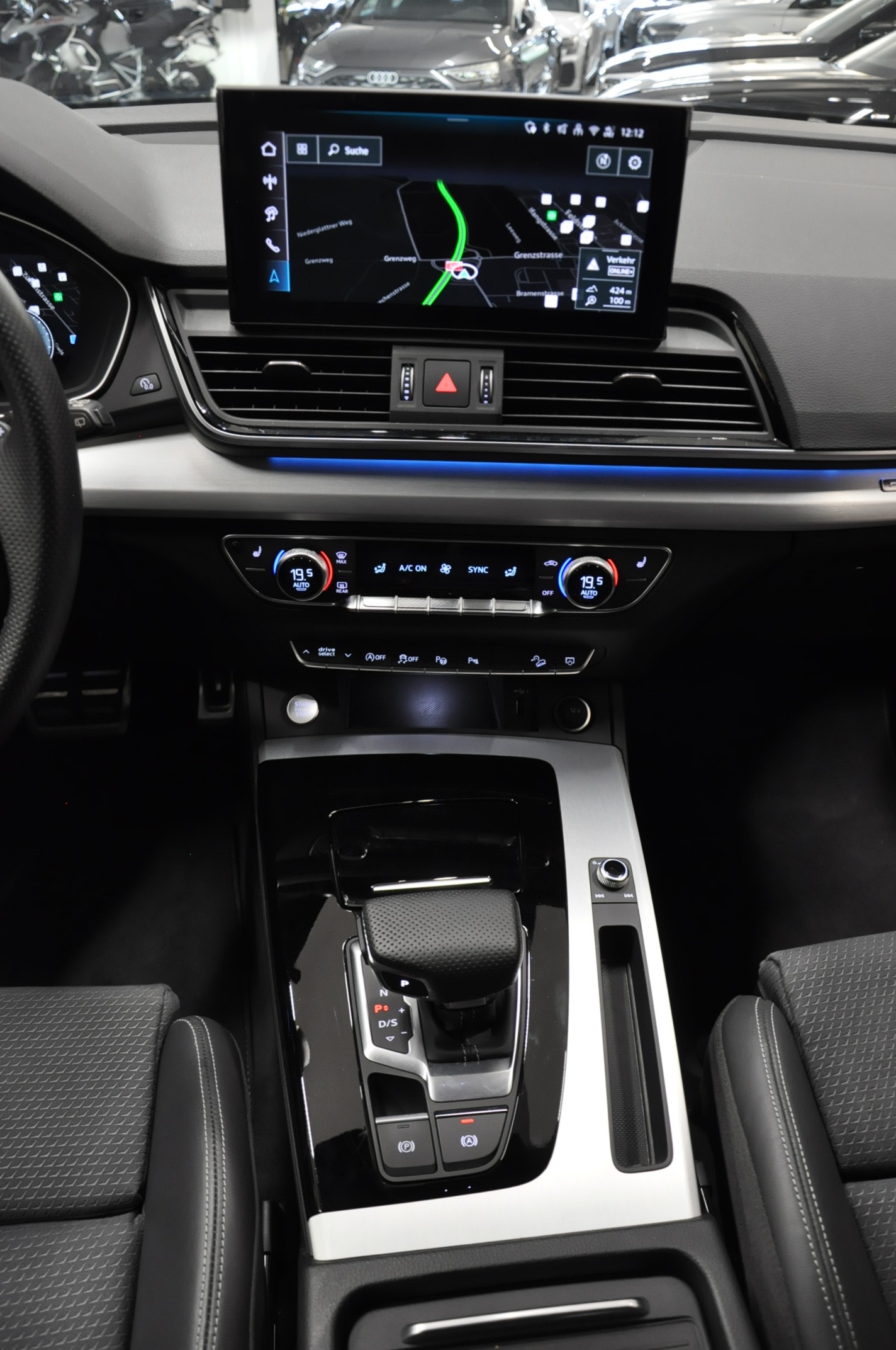 AUDI Q5 Sportback 40 TDI Blackedition quattro S-tronic-image-19