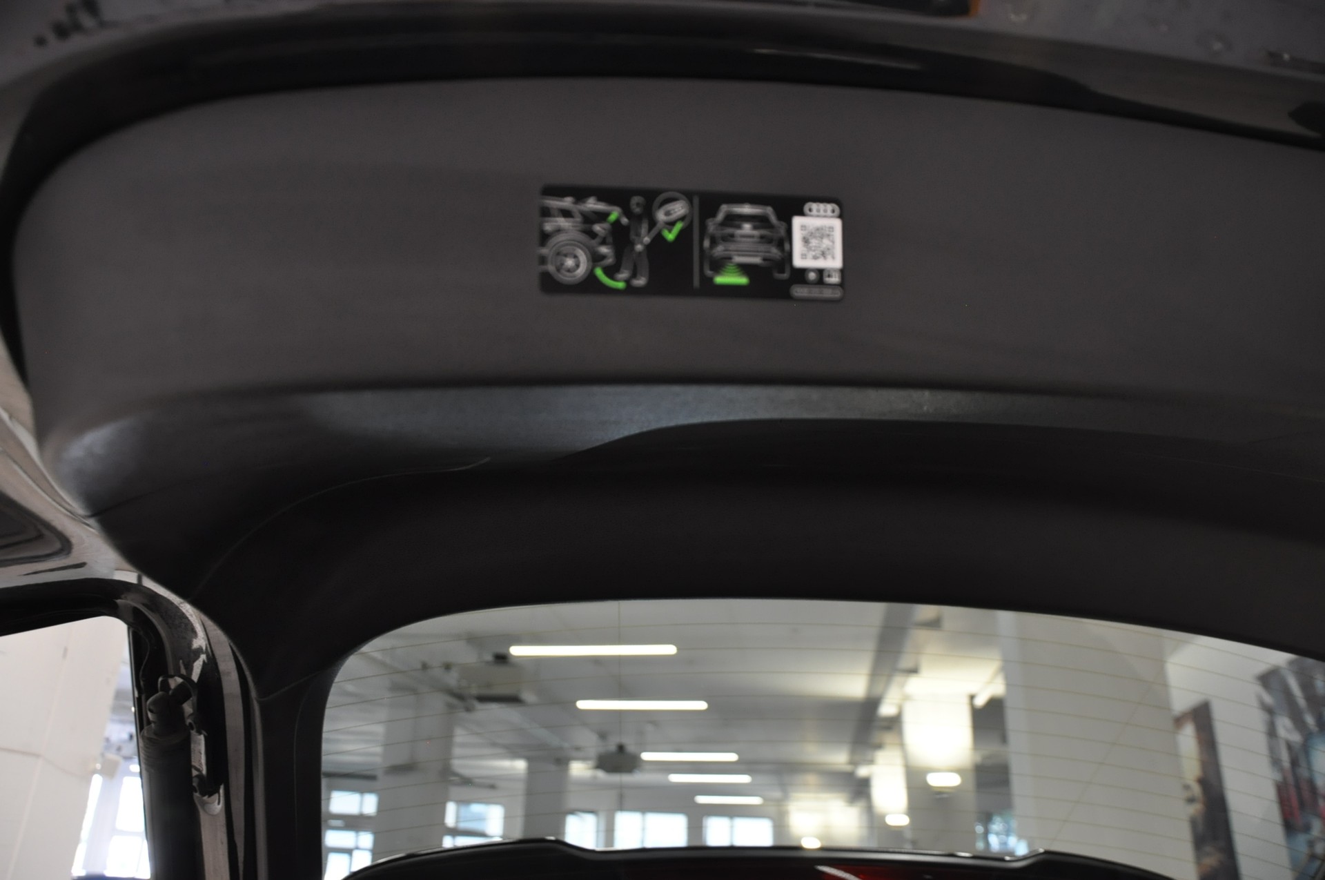 AUDI Q5 Sportback 40 TDI Blackedition quattro S-tronic-image-29