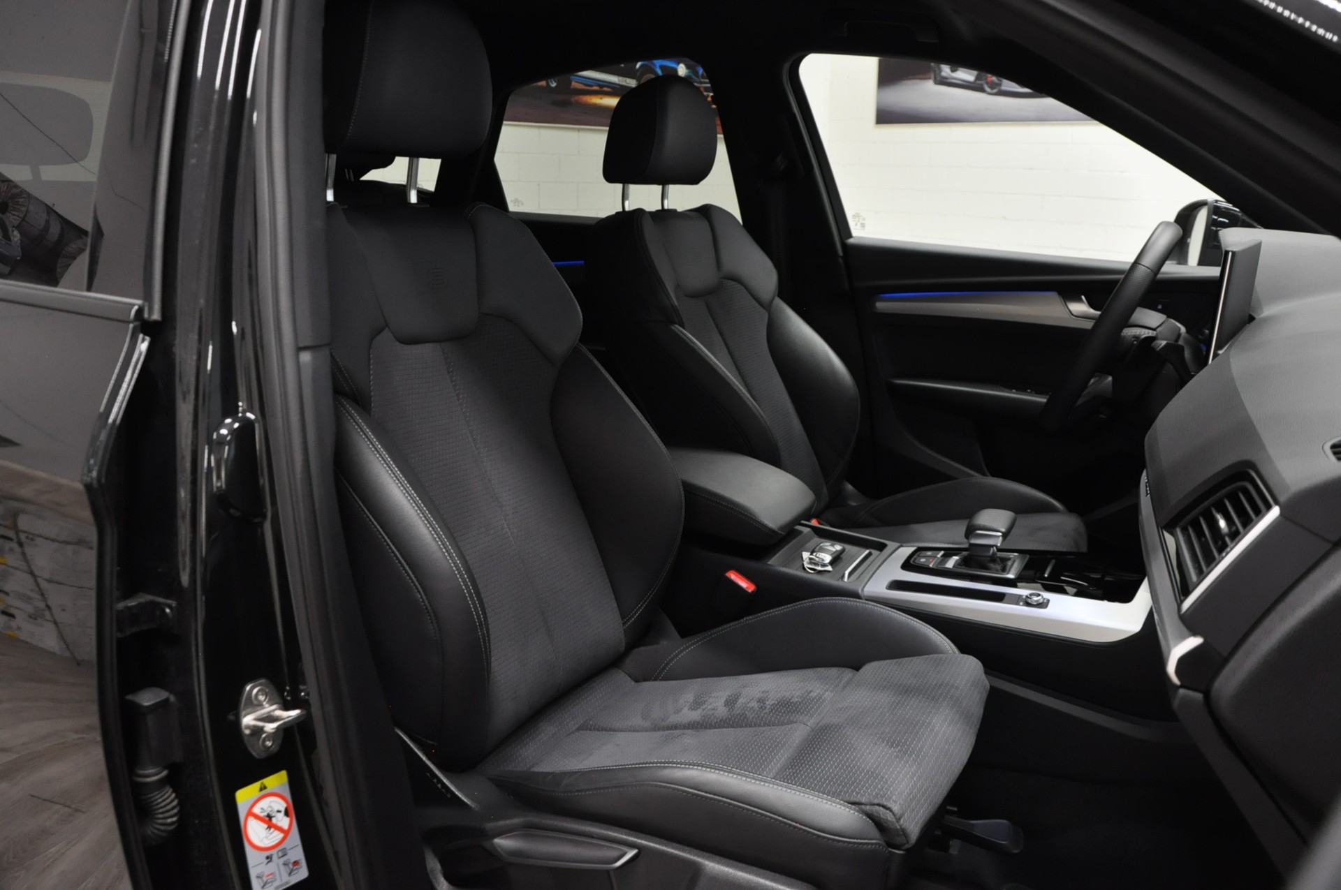 AUDI Q5 Sportback 40 TDI Blackedition quattro S-tronic-image-14