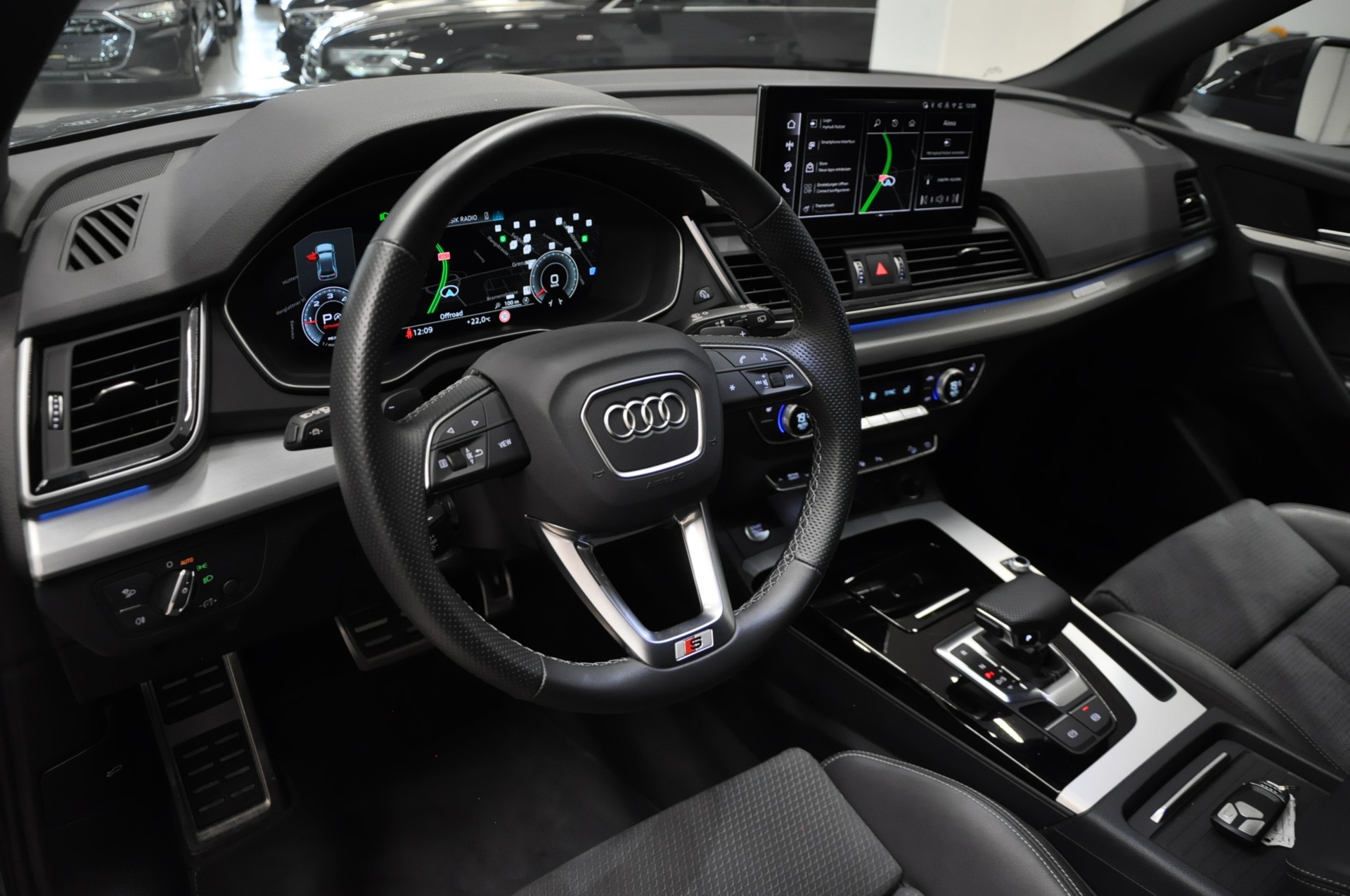 AUDI Q5 Sportback 40 TDI Blackedition quattro S-tronic-image-10