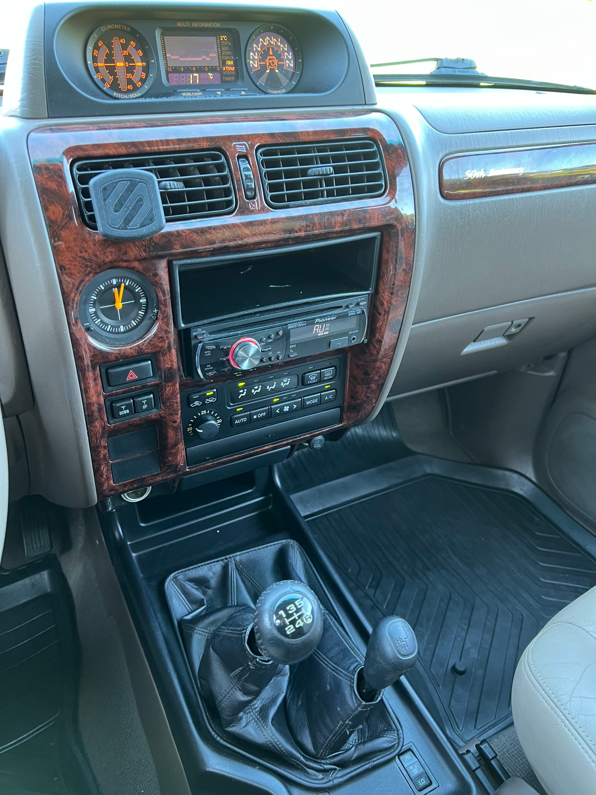TOYOTA Land Cruiser 300 3.0 TD VX 50th Anniversary-image-19