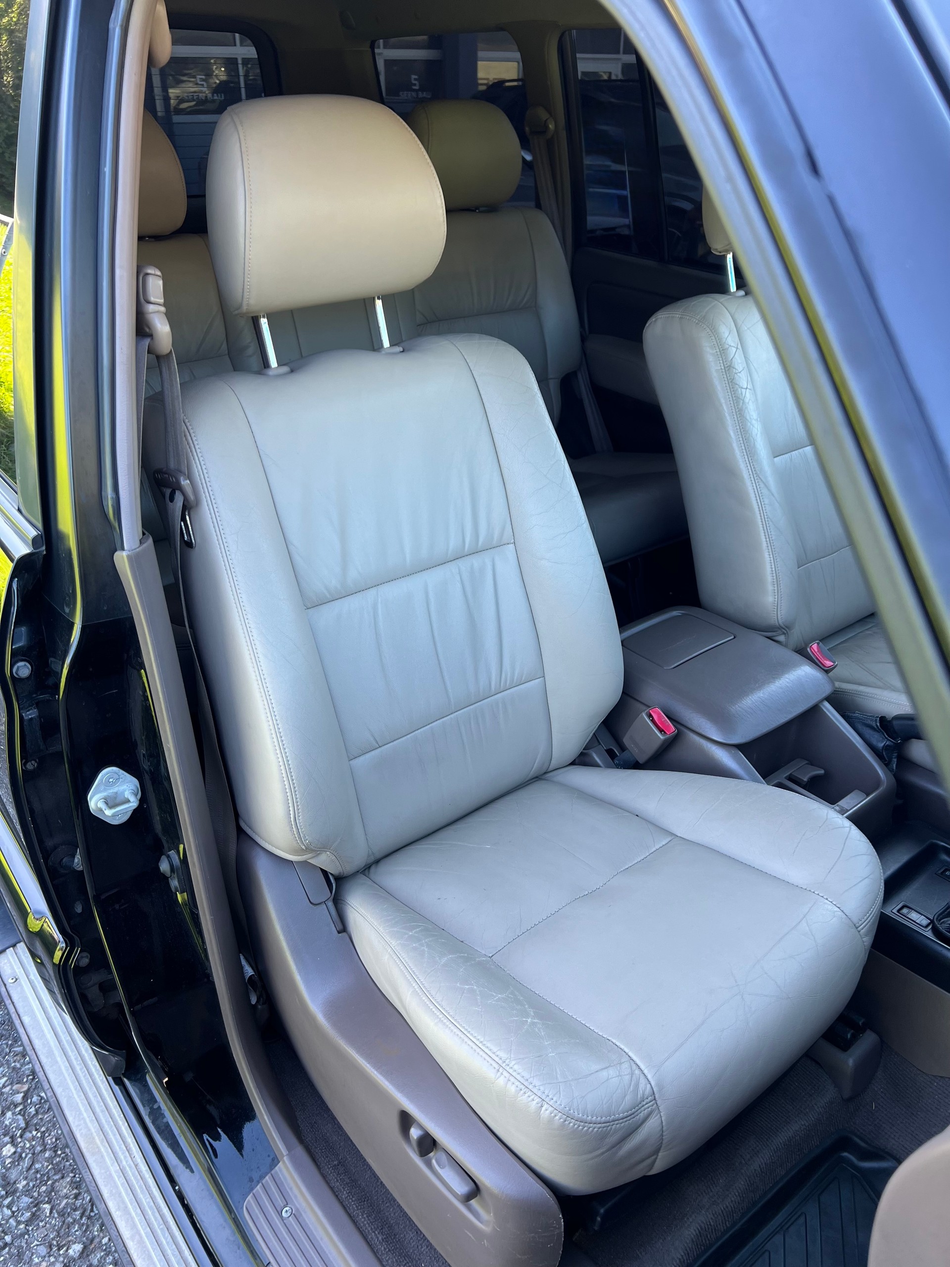 TOYOTA Land Cruiser 300 3.0 TD VX 50th Anniversary-image-17