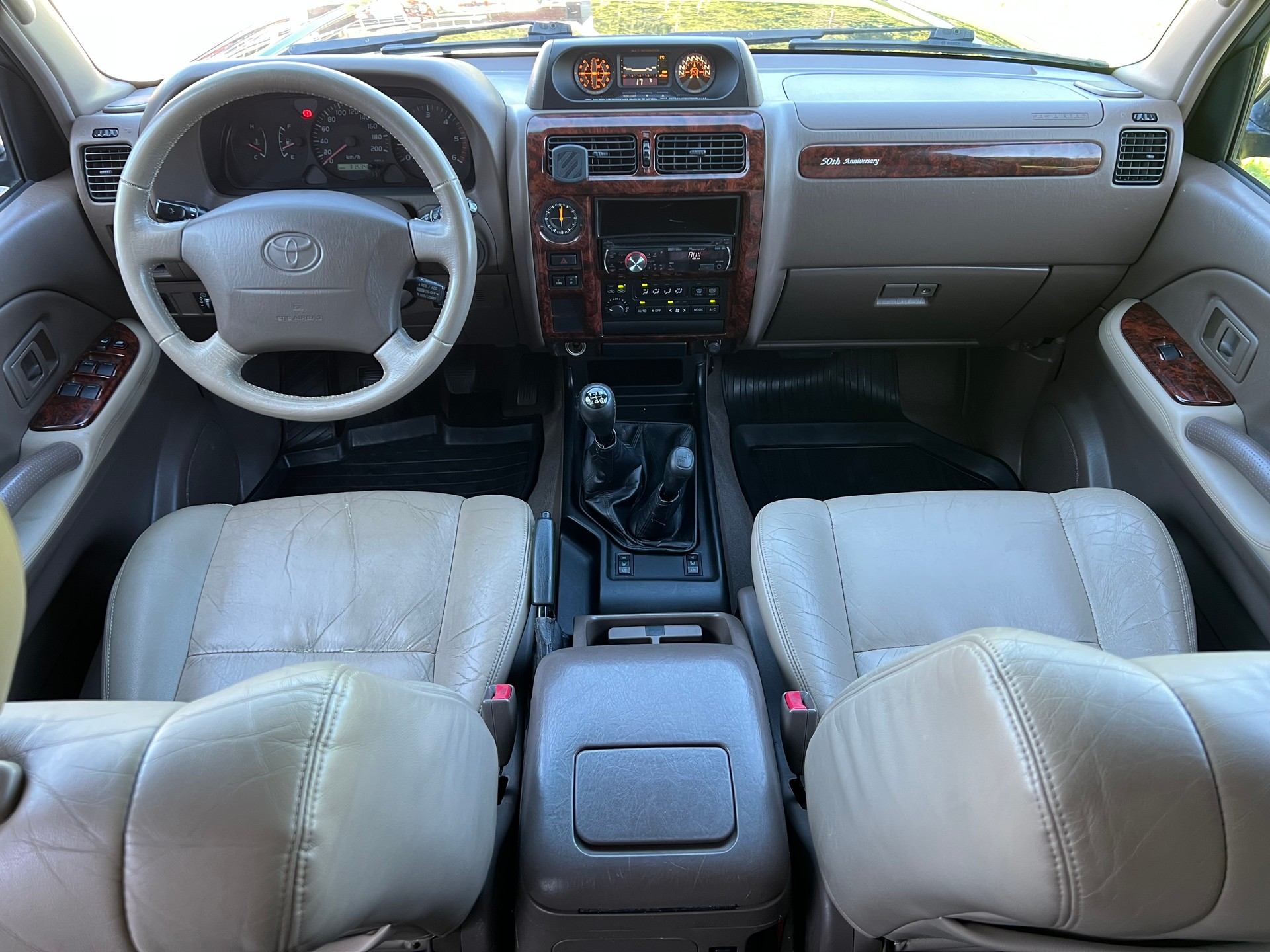 TOYOTA Land Cruiser 300 3.0 TD VX 50th Anniversary-image-13
