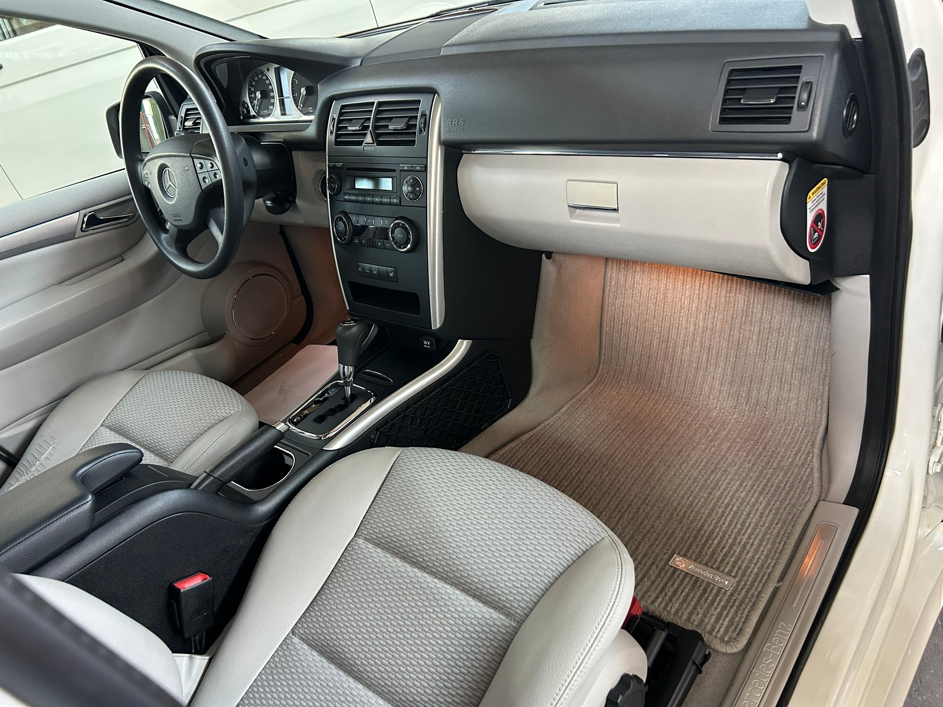 MERCEDES-BENZ B 200-image-13