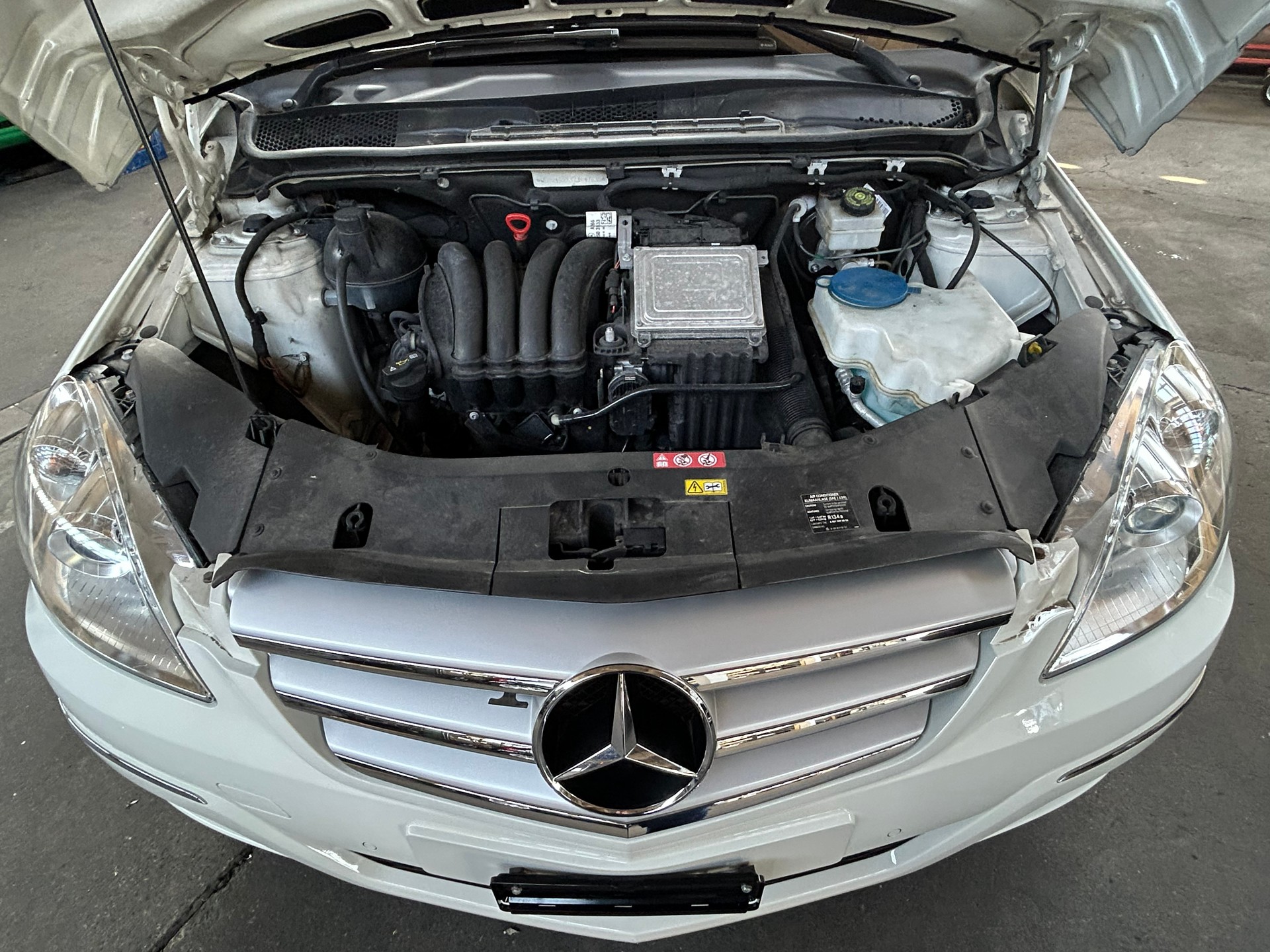 MERCEDES-BENZ B 200-image-18