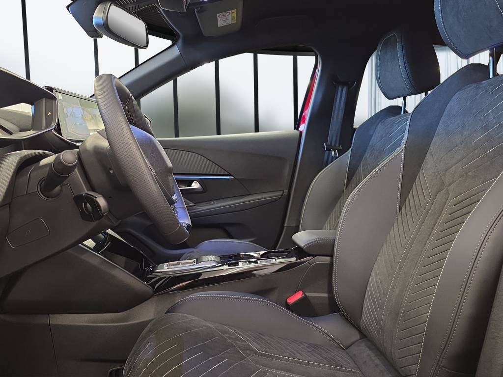 PEUGEOT 208 1.2 MHEV 145 GT-image-7