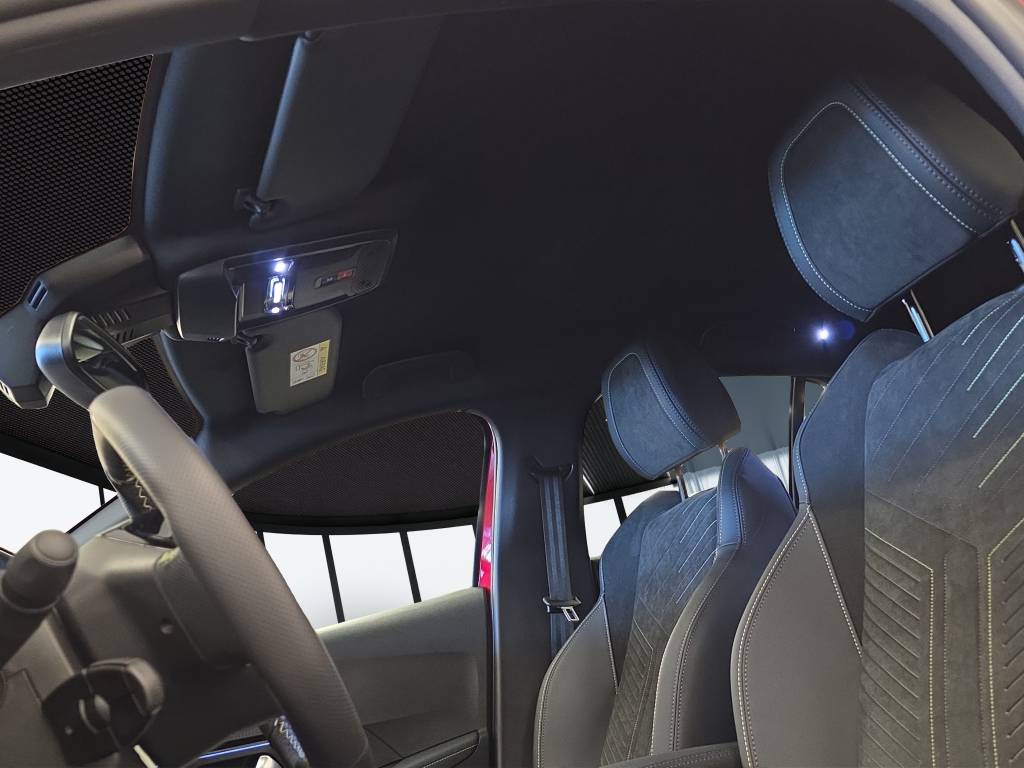 PEUGEOT 208 1.2 MHEV 145 GT-image-9